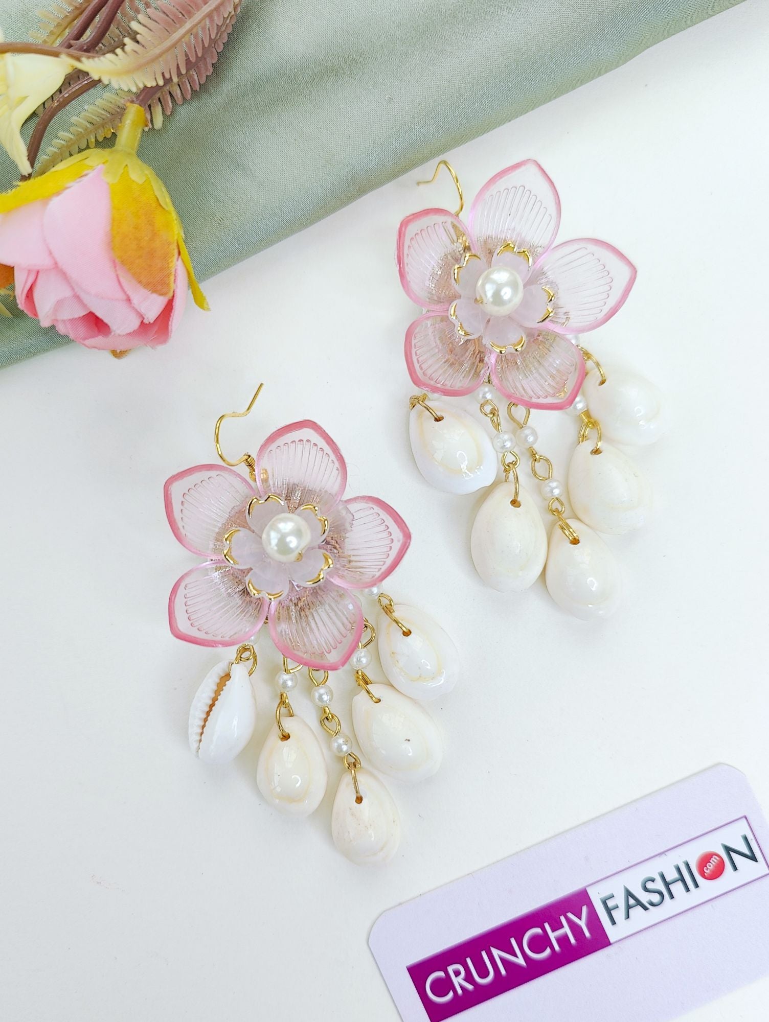 Lavender-Pink acrylic floral jewellery set with gold plating, ideal for haldi and mehndi occasions for women, 2025 collection