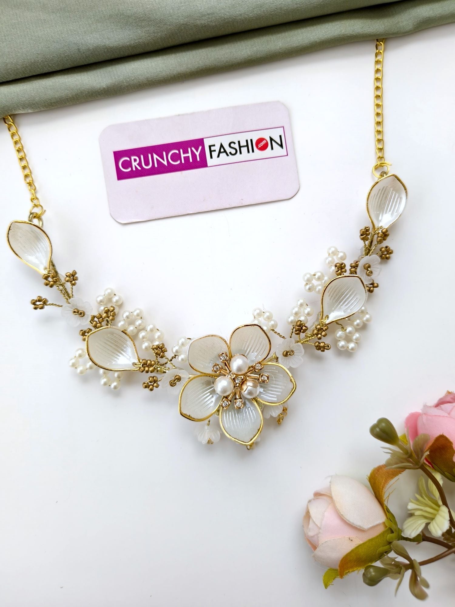White gold acrylic flower bridal jewellery set for women, ideal for haldi and mehendi wedding ceremonies