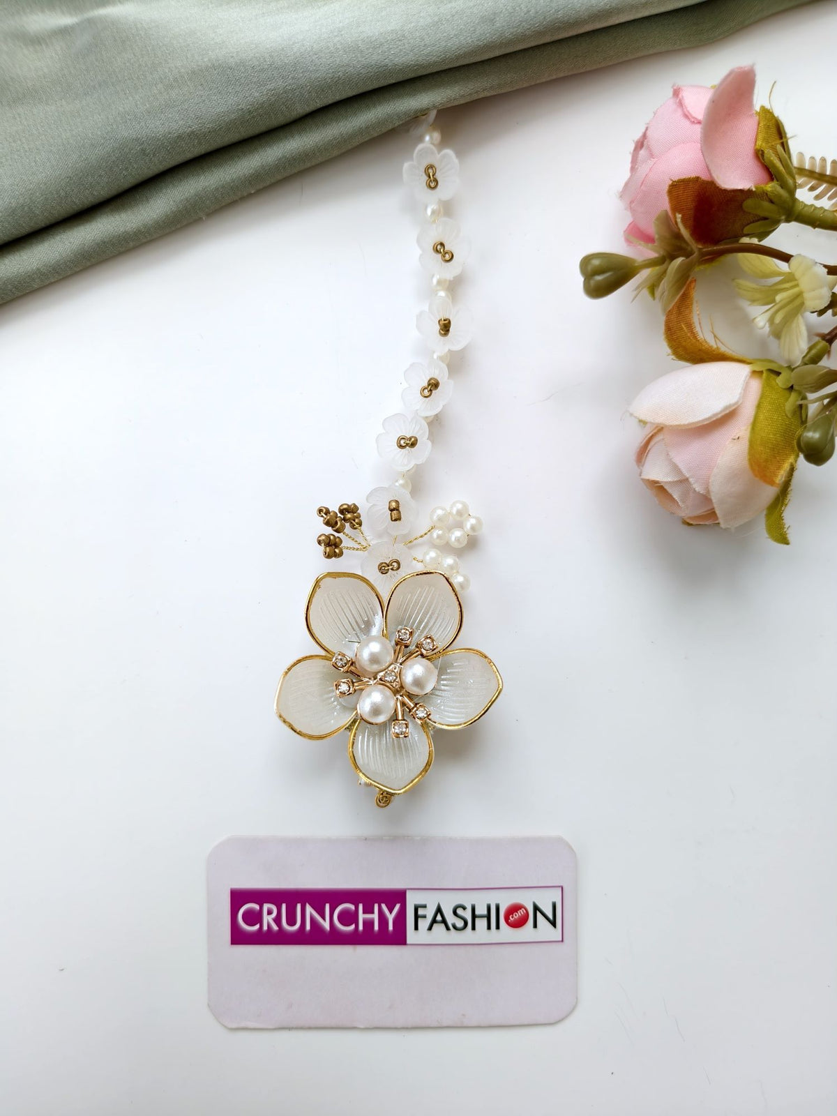 White gold acrylic flower bridal jewellery set for women, ideal for haldi and mehendi wedding ceremonies