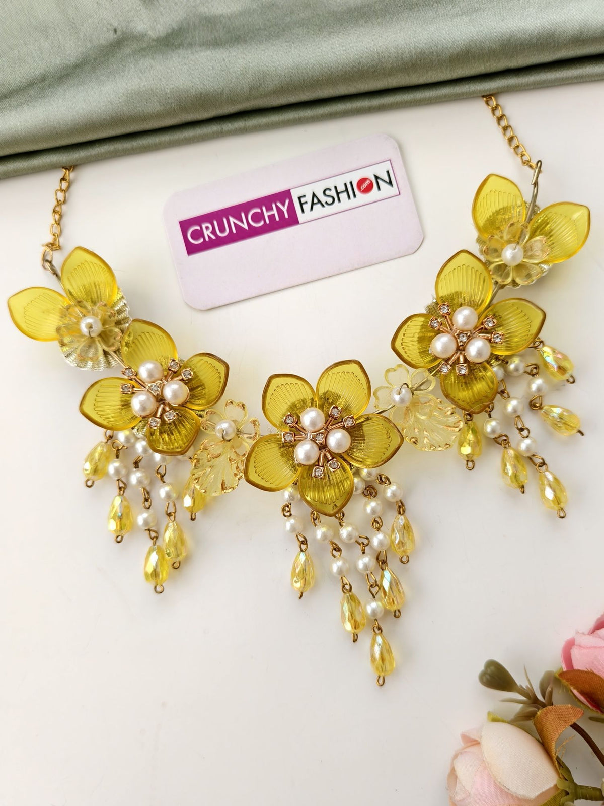 Yellow acrylic flower jewellery set with elegant pearl necklace