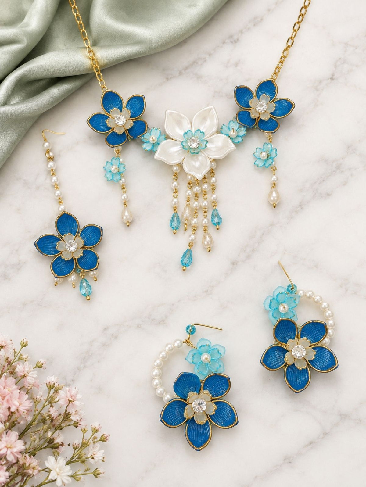 Blue-white acrylic flower jewellery set for Haldi Mehndi bridal