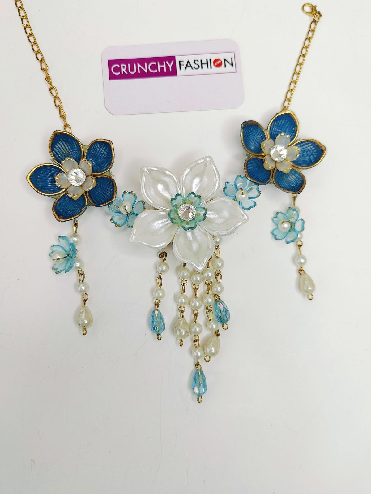 Blue-white acrylic flower jewellery set for Haldi Mehndi bridal