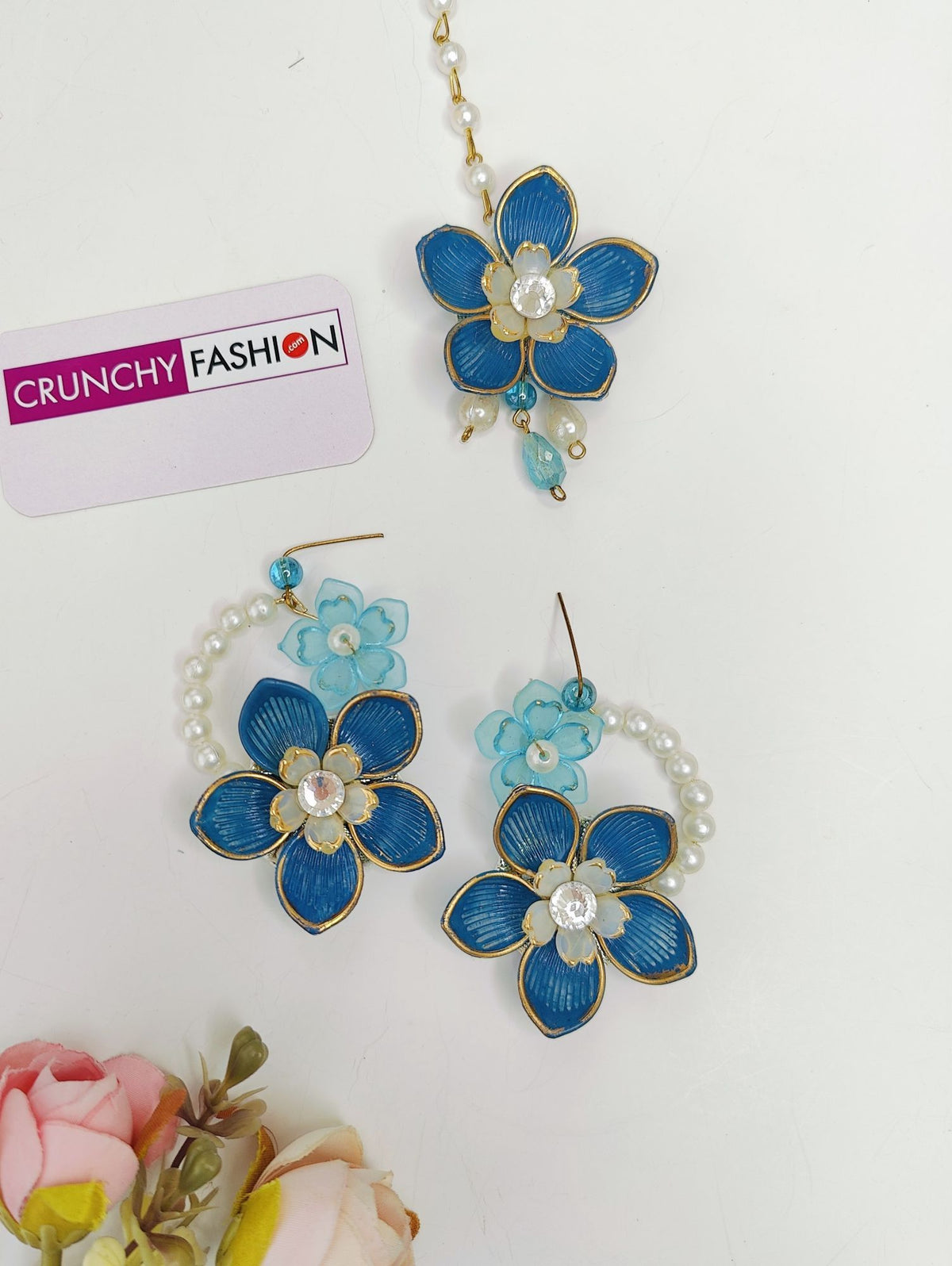 Blue-white acrylic flower jewellery set for Haldi Mehndi bridal