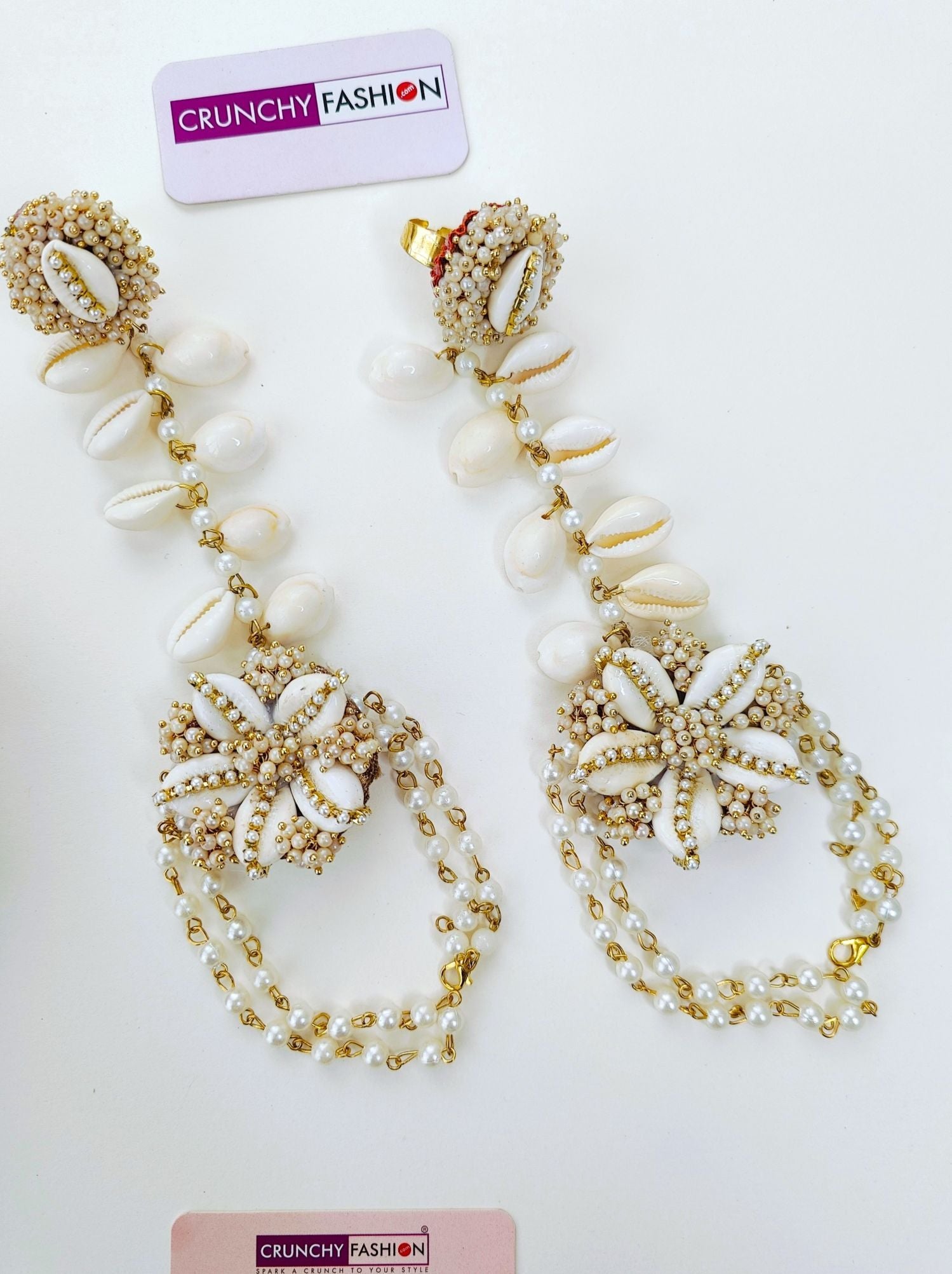 Off-white Haldi Mehndi Sea Shell Hathphool set with gold plating, designed with flowers for women and girls