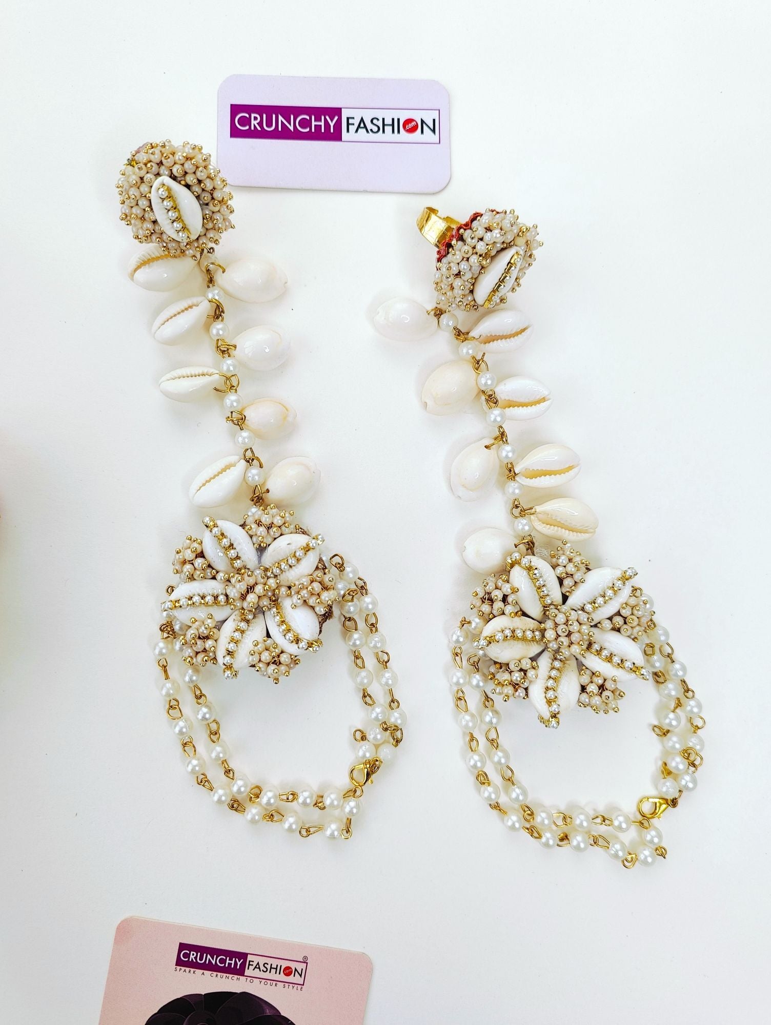 Off-white Haldi Mehndi Sea Shell Hathphool set with gold plating, designed with flowers for women and girls