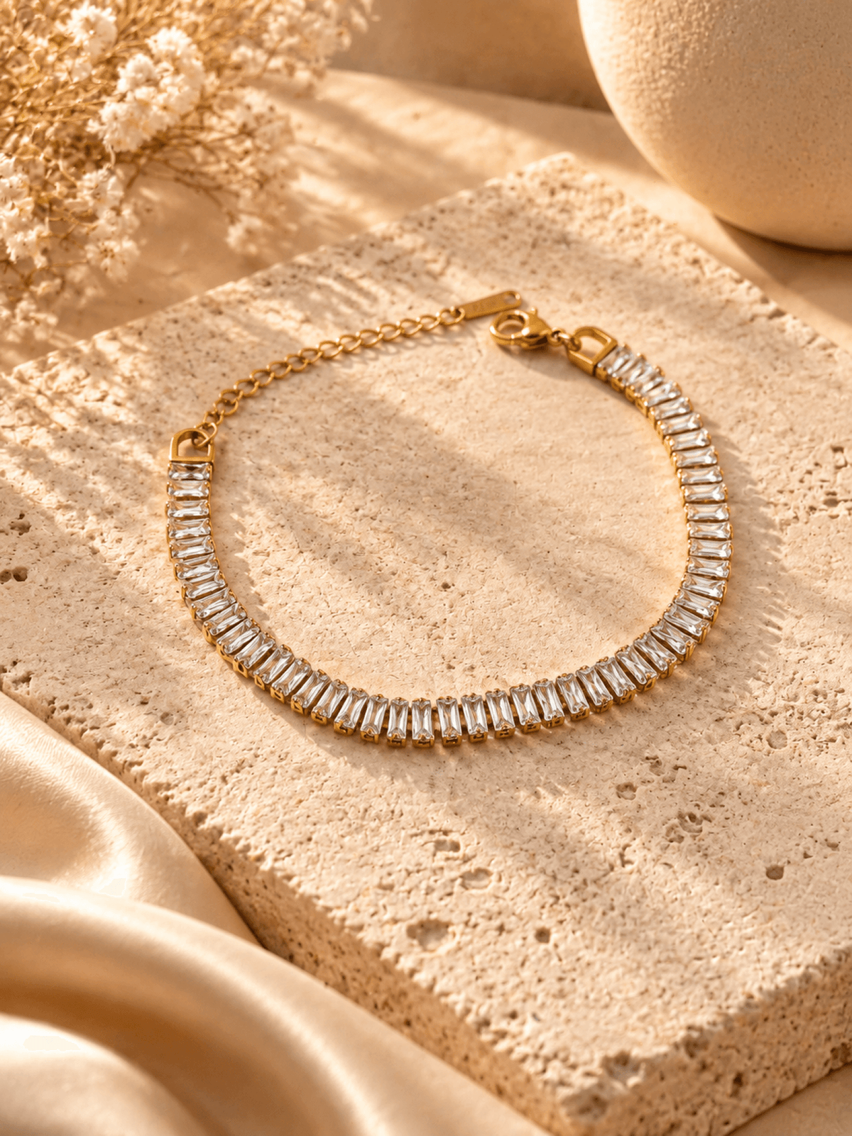 Gold flower tennis bracelet for women, stainless steel, adjustable, anti-tarnish, minimalist design