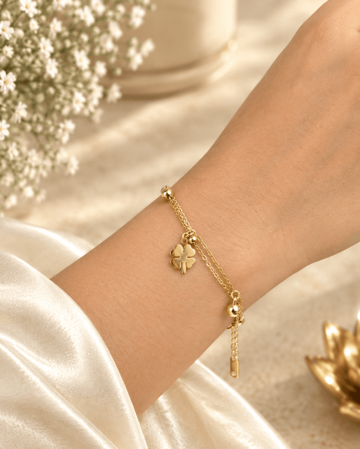 Gold anti-tarnish clover flower bracelet, adjustable minimalist jewelry for women and girls, festival or daily wear