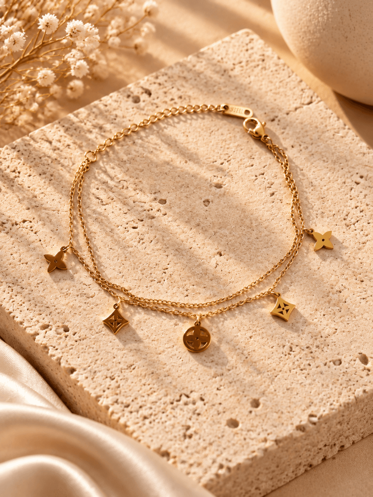 Gold plated stainless steel flower bracelet for women, adjustable minimalist jewelry, anti-tarnish, ideal for daily wear