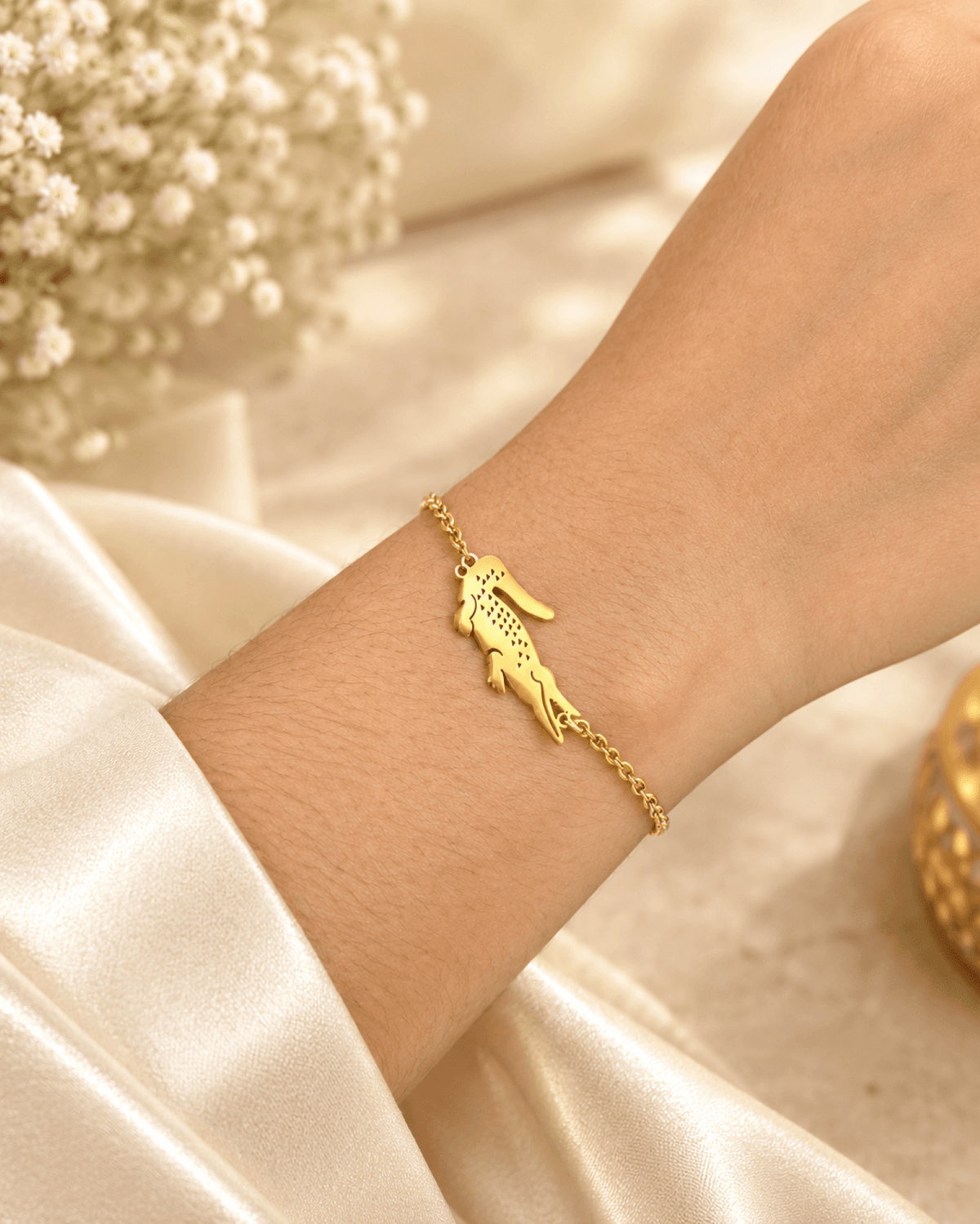 anti tarnish stainless steel crocodile charm bracelet for women