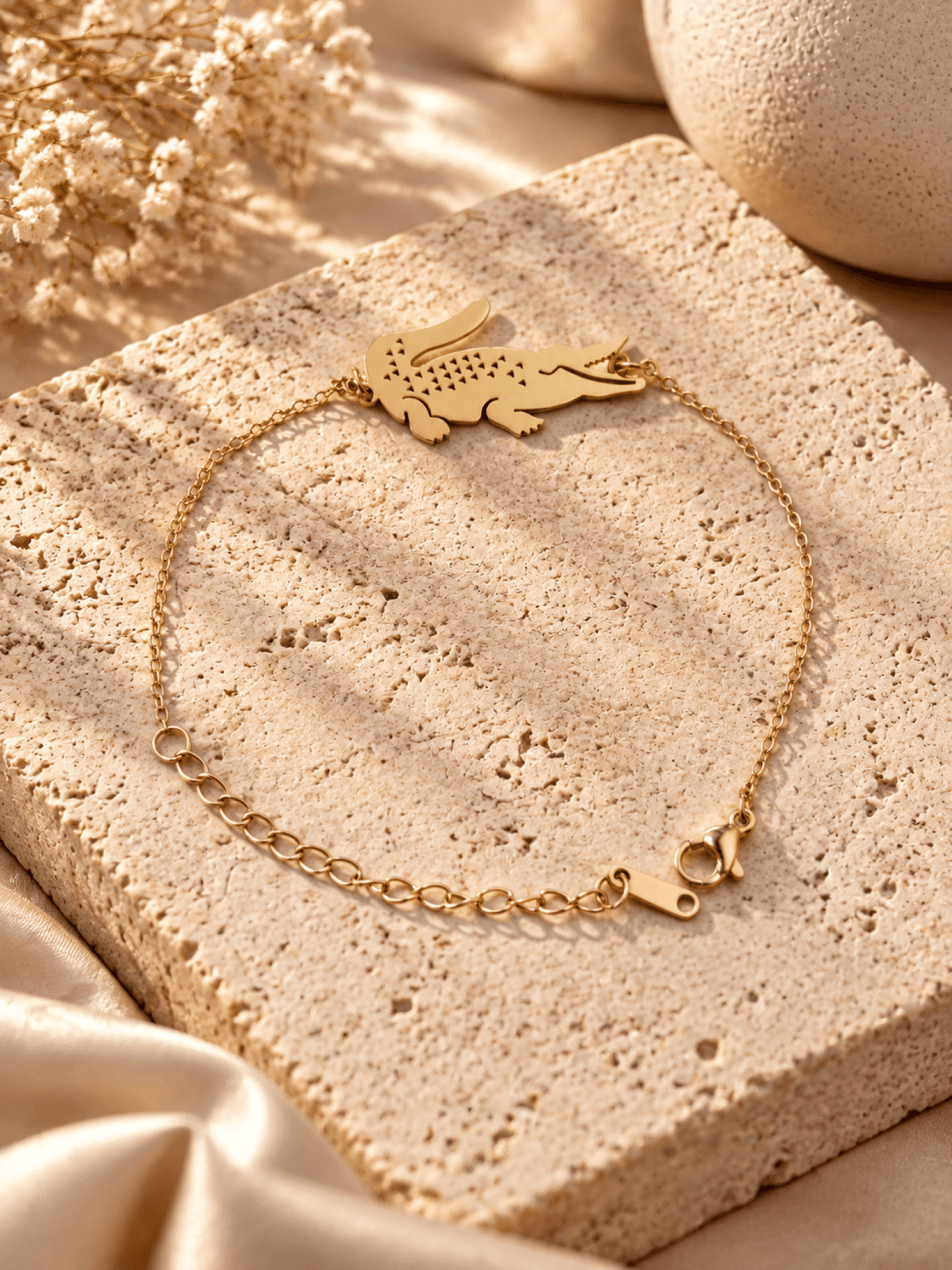 anti tarnish stainless steel crocodile charm bracelet for women