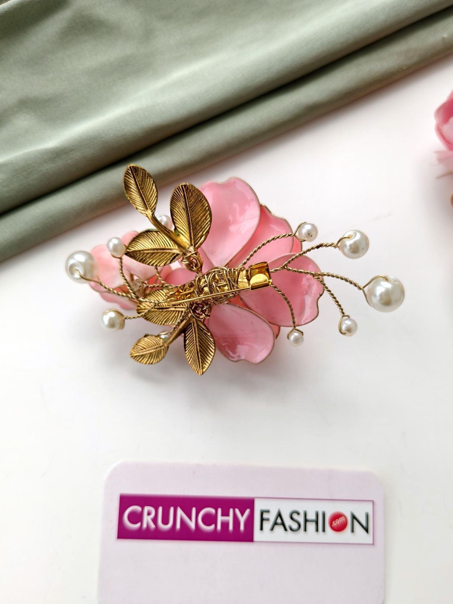 Handmade resin floral brooch pin, unisex statement brooch for wedding