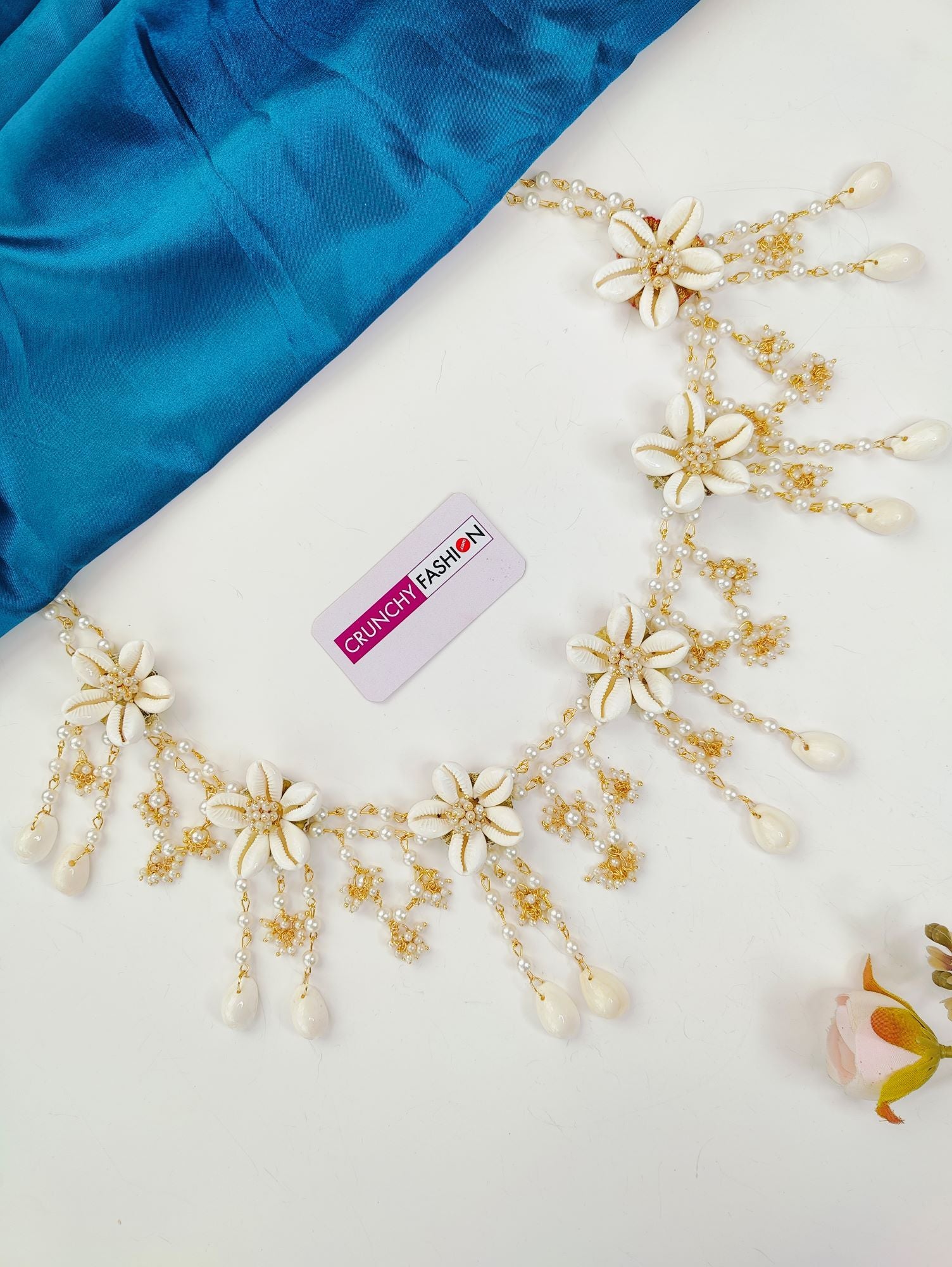White ethnic flower design baby shower jewellery set with necklace, earrings, and maang tikka, ideal for women