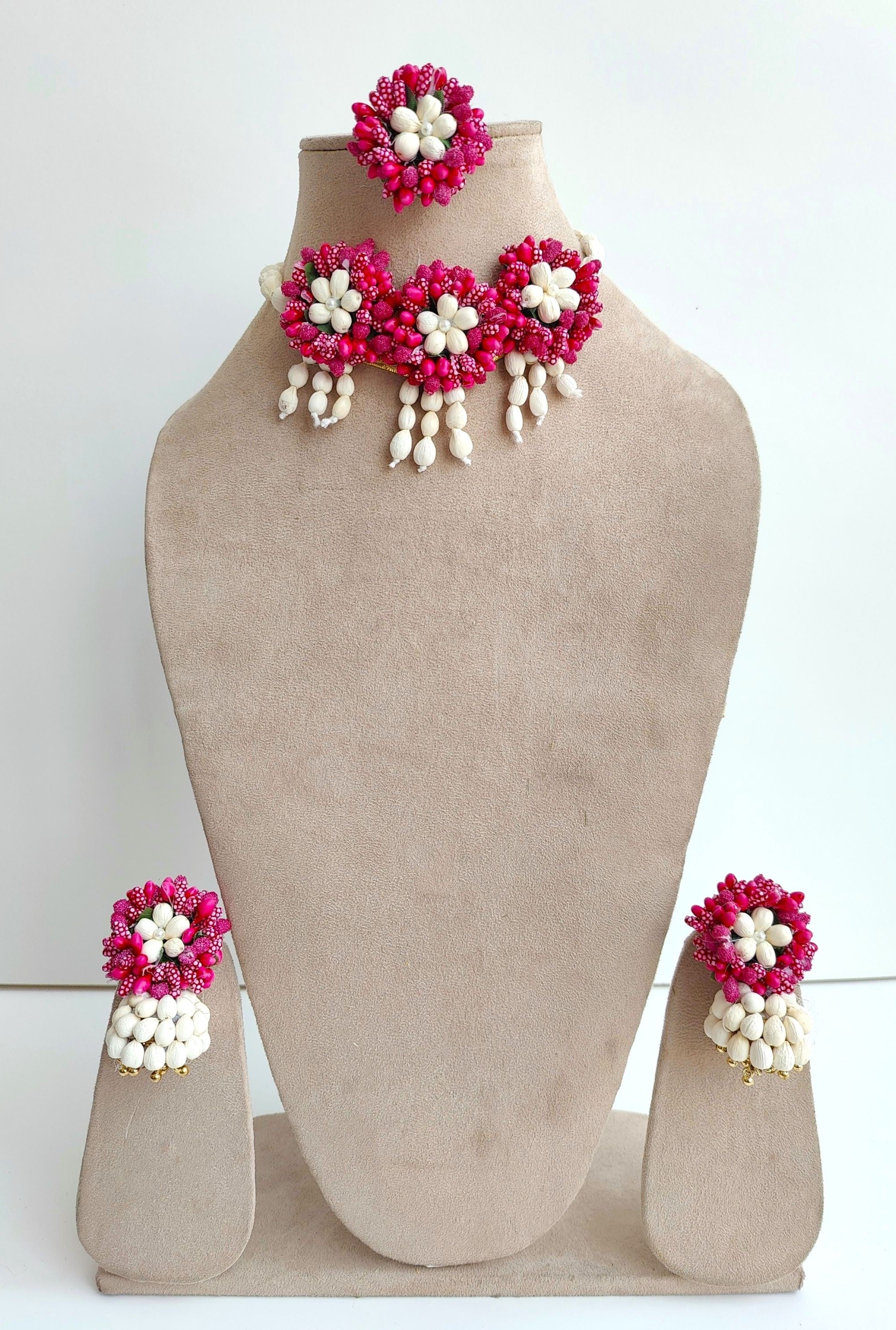 Pink Floral Haldi Jewellery Set for Women-Artificial Flowers jewellery for Wedding, Baby Shower