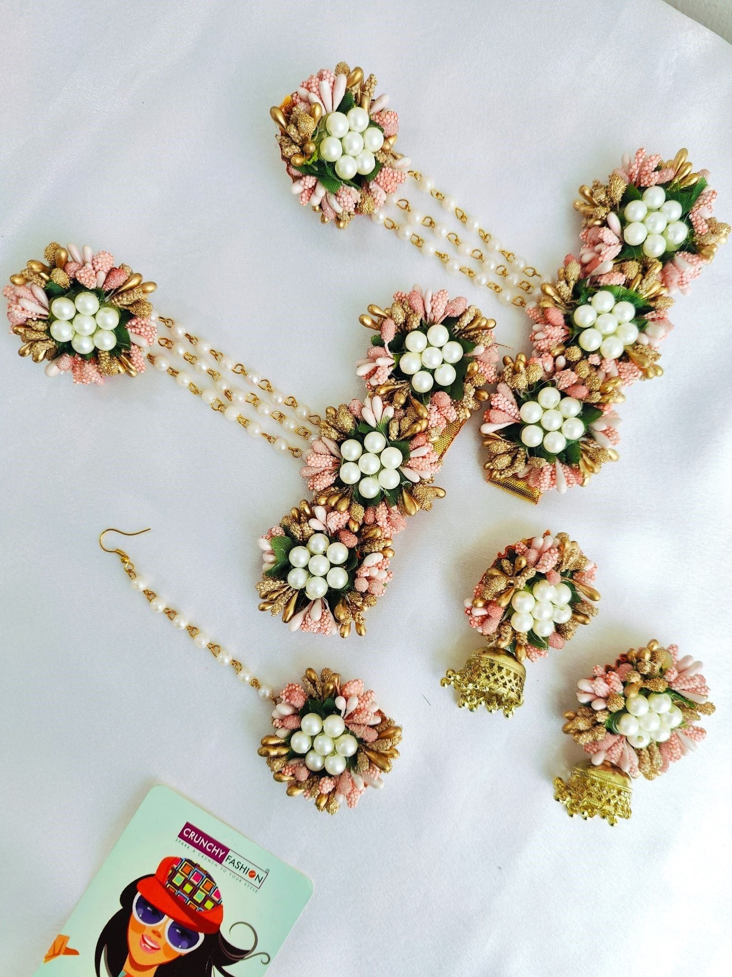 Peach and white floral jewellery set, perfect for haldi and mehndi