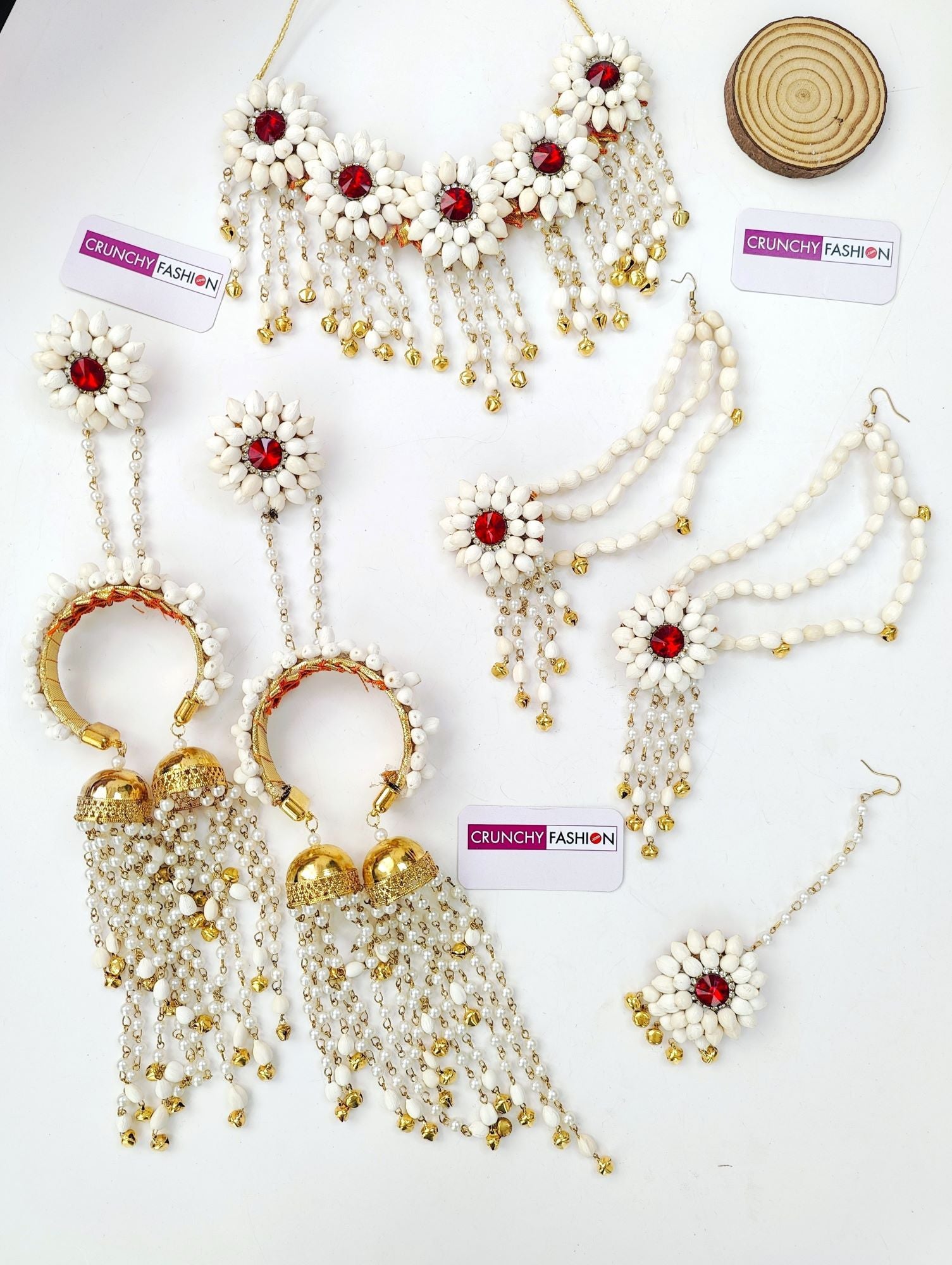 White dried mogra floral haldi mehndi bridal jewellery set