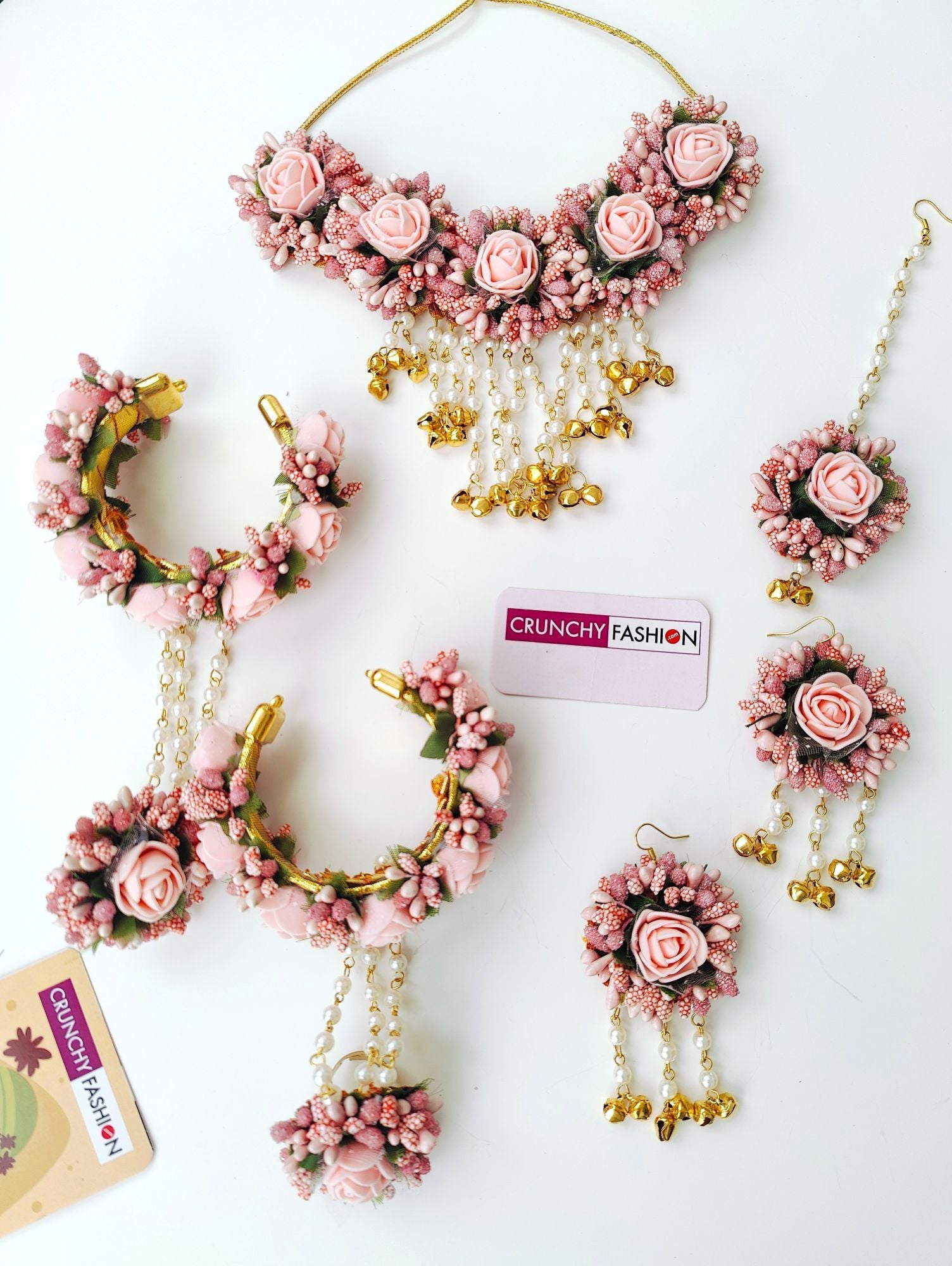 Floral-themed Blush pink jewellery set for Mehandi, Haldi, baby shower. Latest Handicraft artificial flowers jewelry