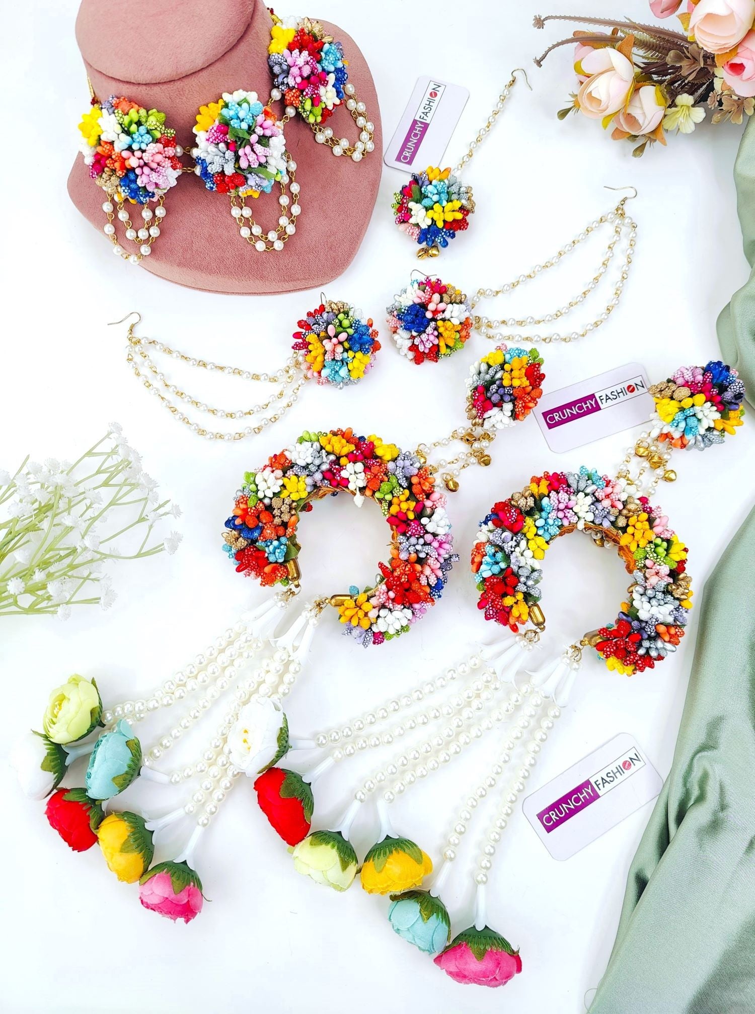 Multicolored floral jewellery set for women, ideal for Mehandi events, from the HANDICRAFT collection