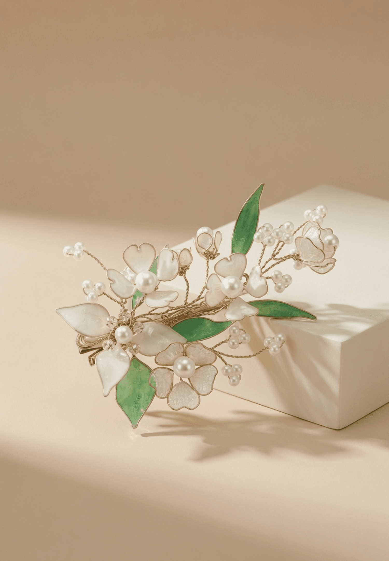 Handmade white resin jewellery hair pin, floral hair accessory for open hair, trending wedding and Haldi Mehandi look 2026