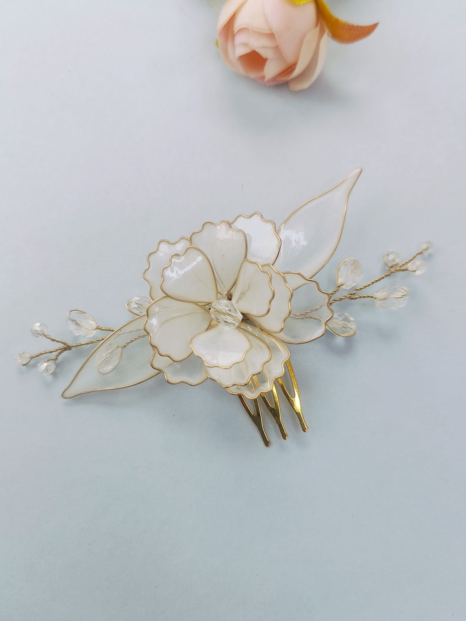 white resin rose hair accessory comb, floral jewellery for haldi