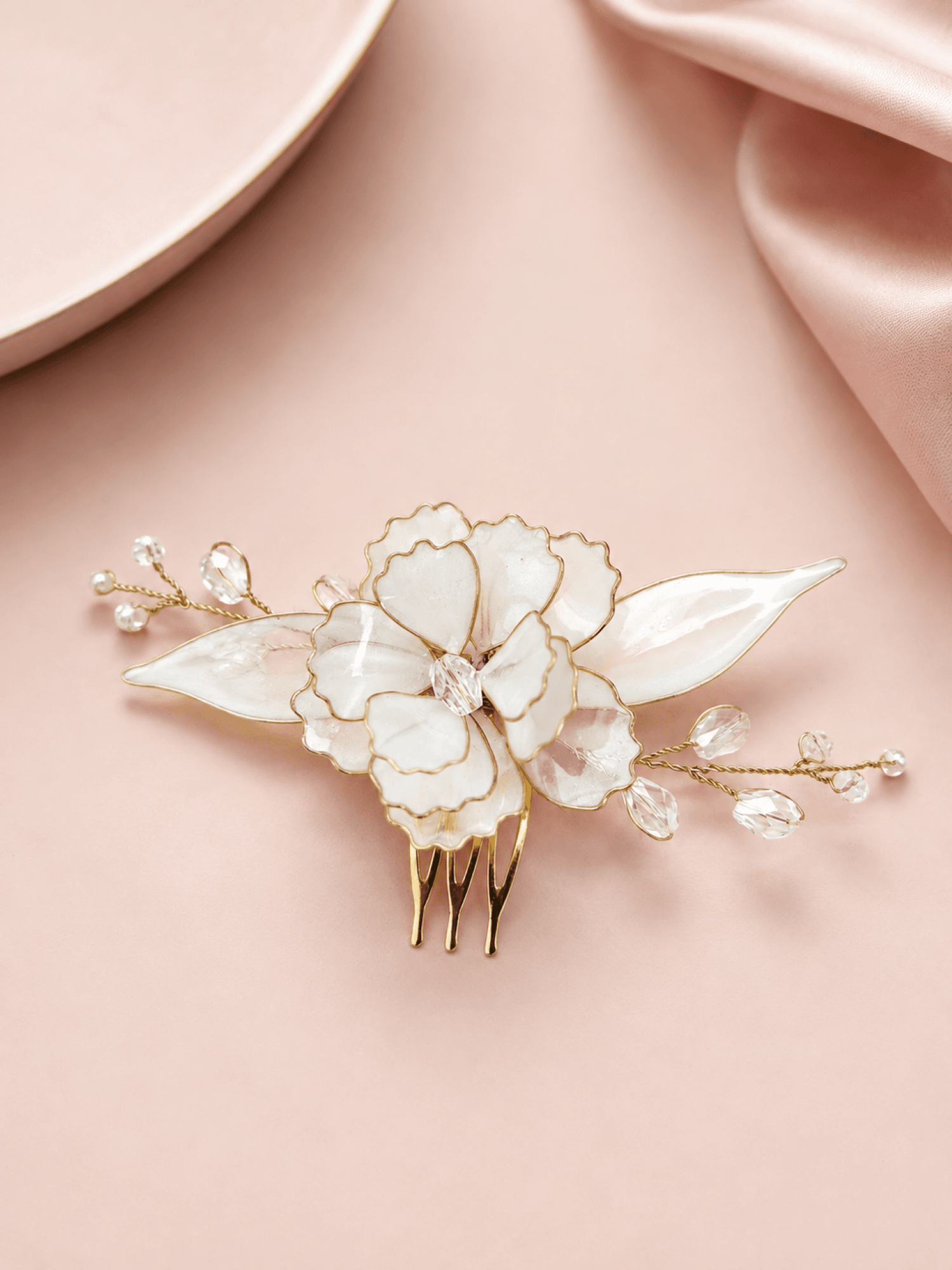 white resin rose hair accessory comb, floral jewellery for haldi