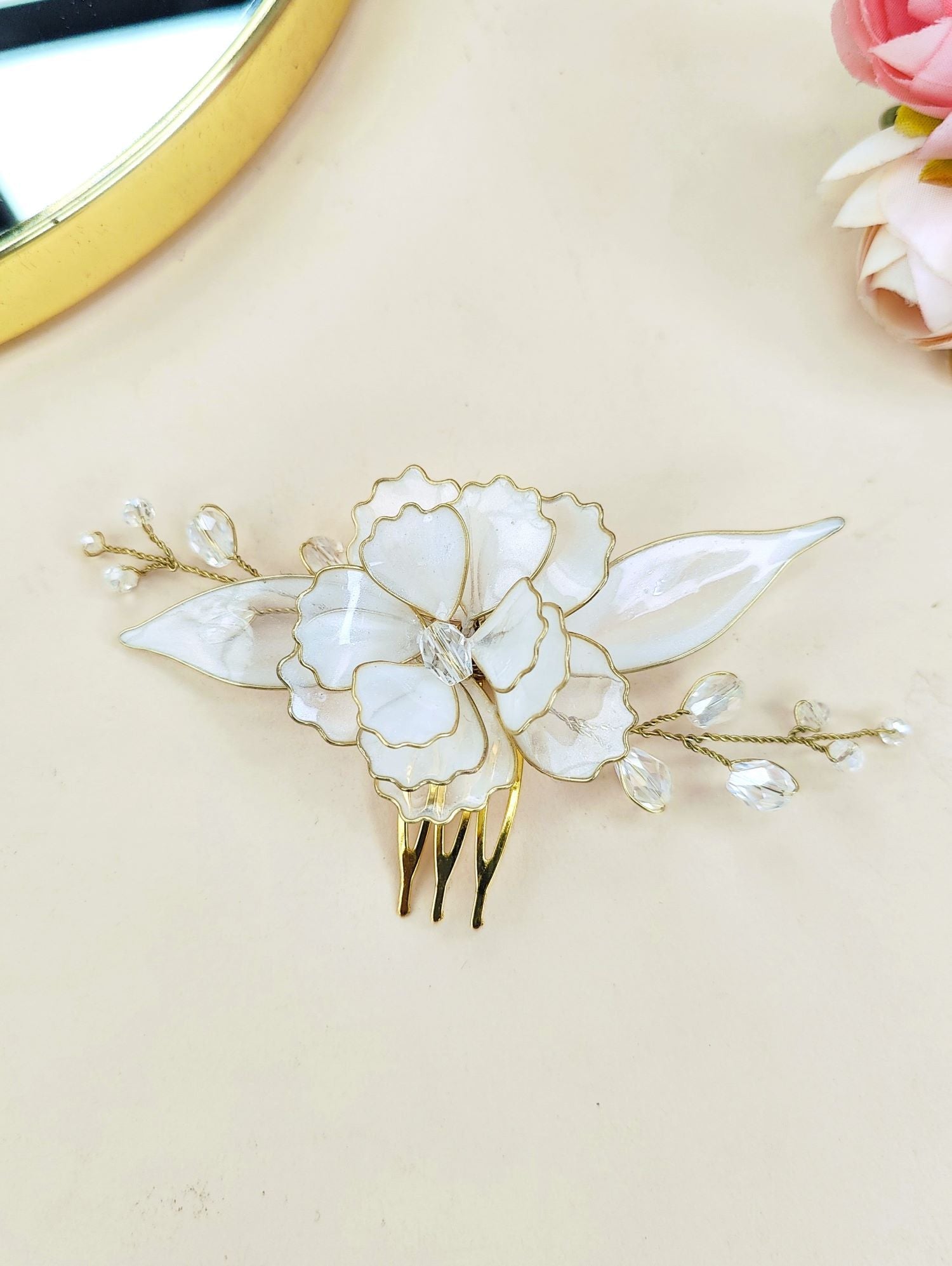 white resin rose hair accessory comb, floral jewellery for haldi