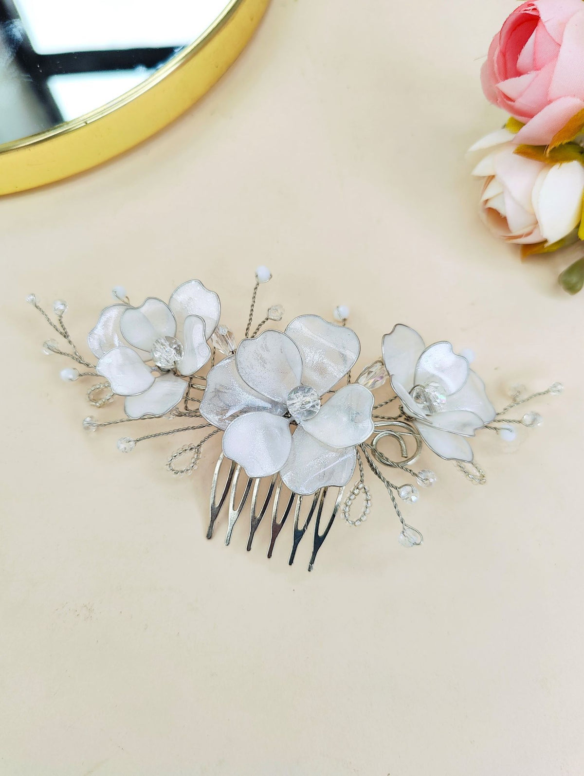 Ivory resin floral jewellery hair comb, lightweight haldi accessory