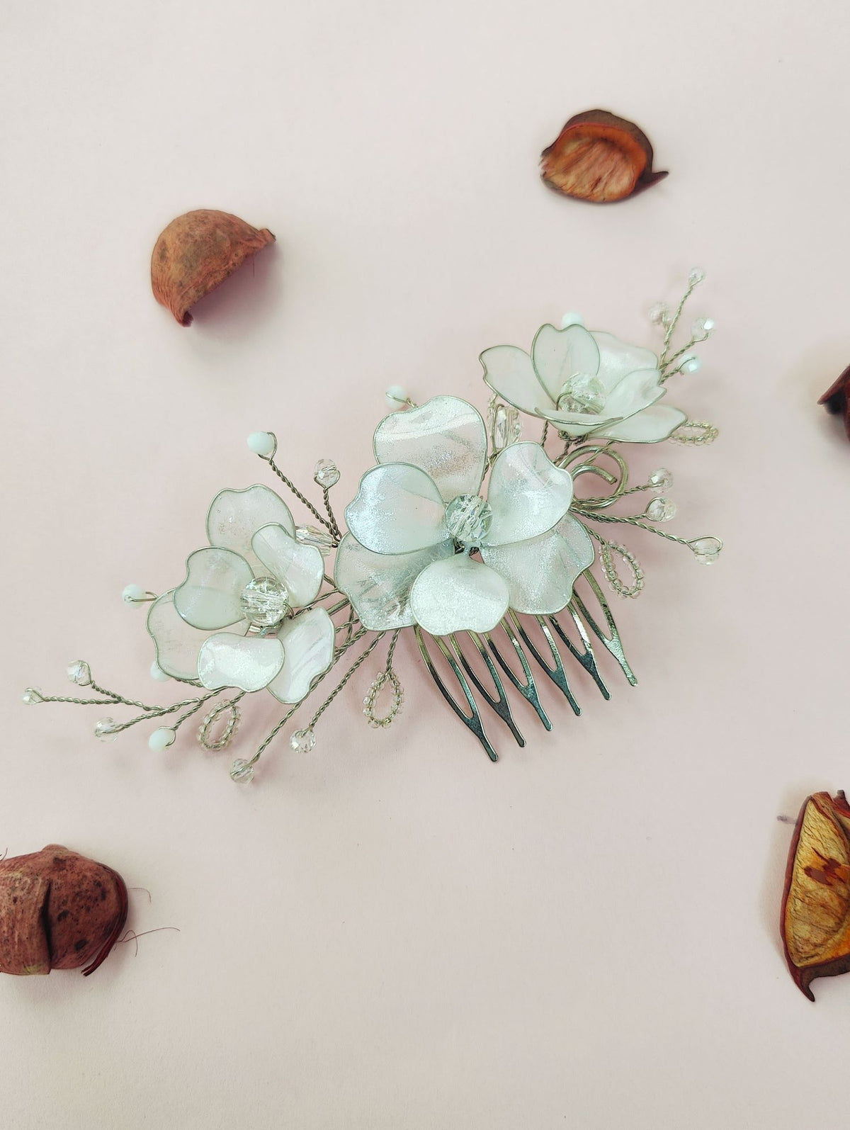 Ivory resin floral jewellery hair comb, lightweight haldi accessory