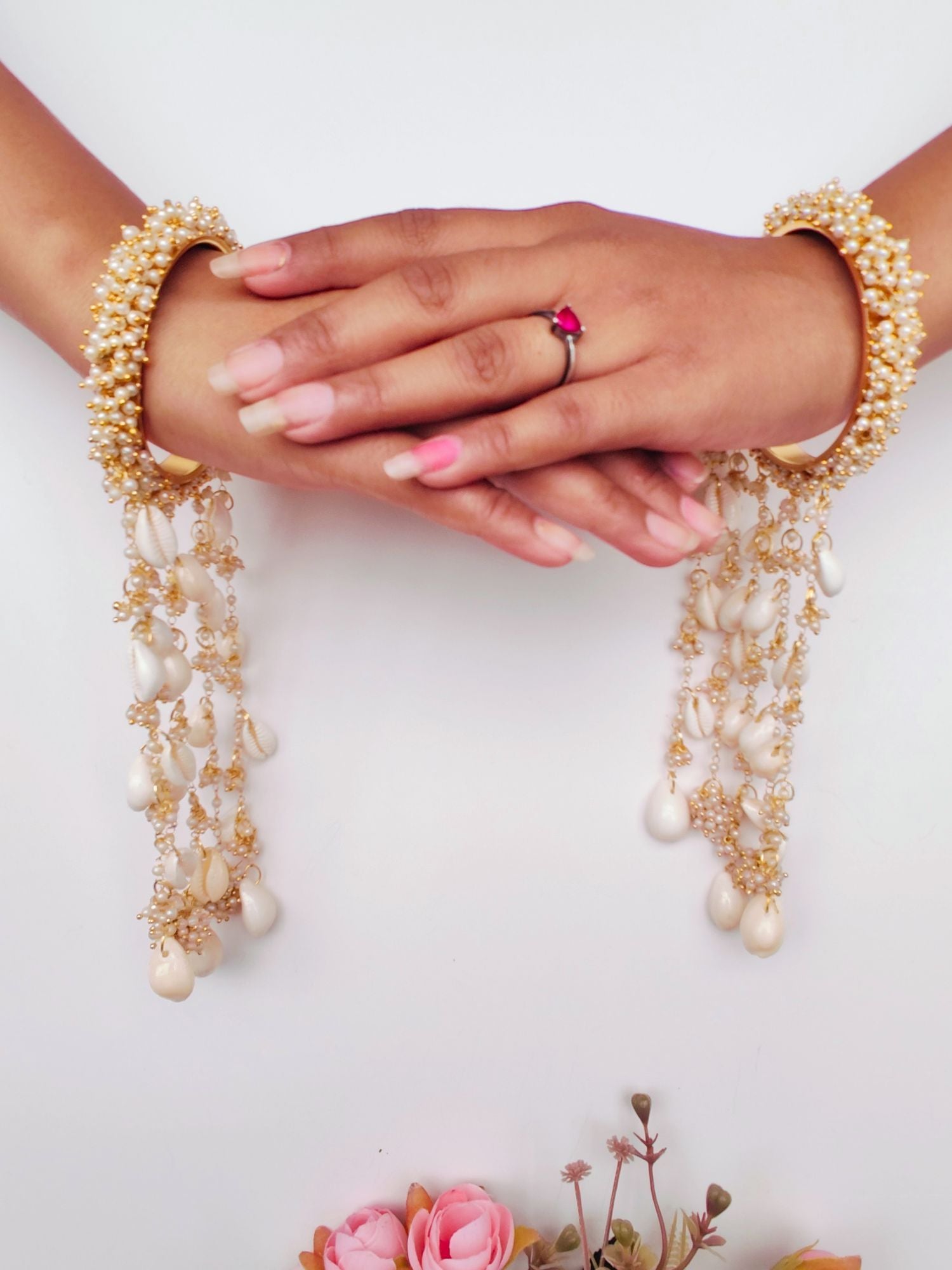 White Bridal Kalire in Floral design with Pearls & Shells, ideal for summer weddings and haldi ceremonies