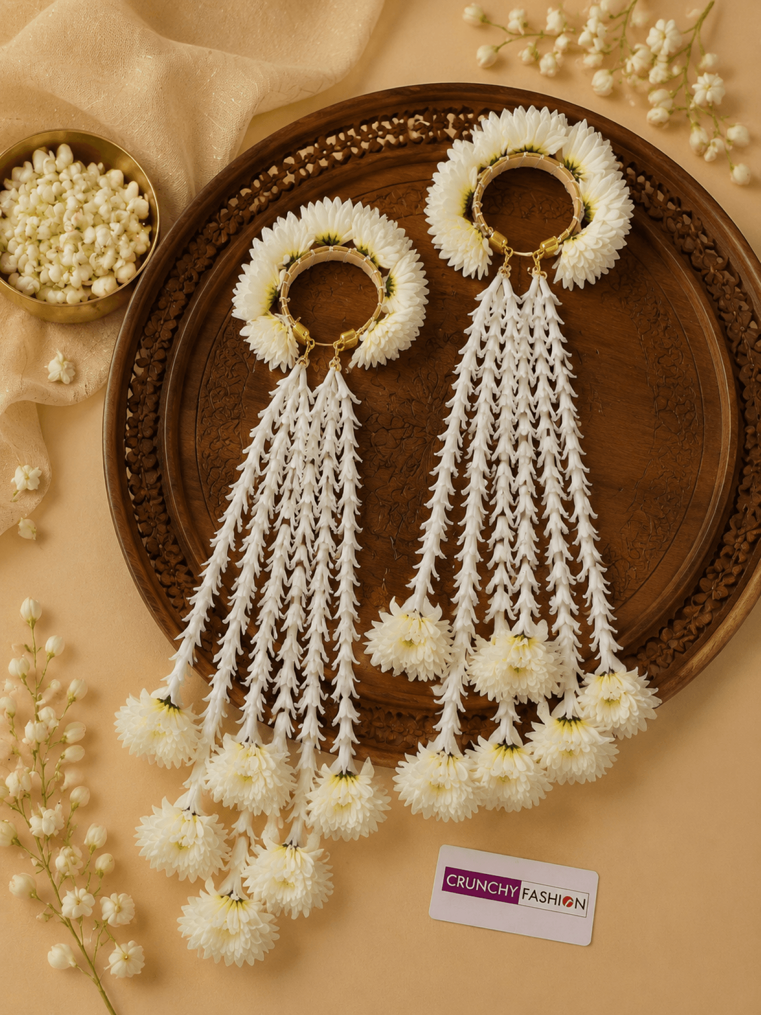 white Daidy handmade kalire design, floral kaleera for brides