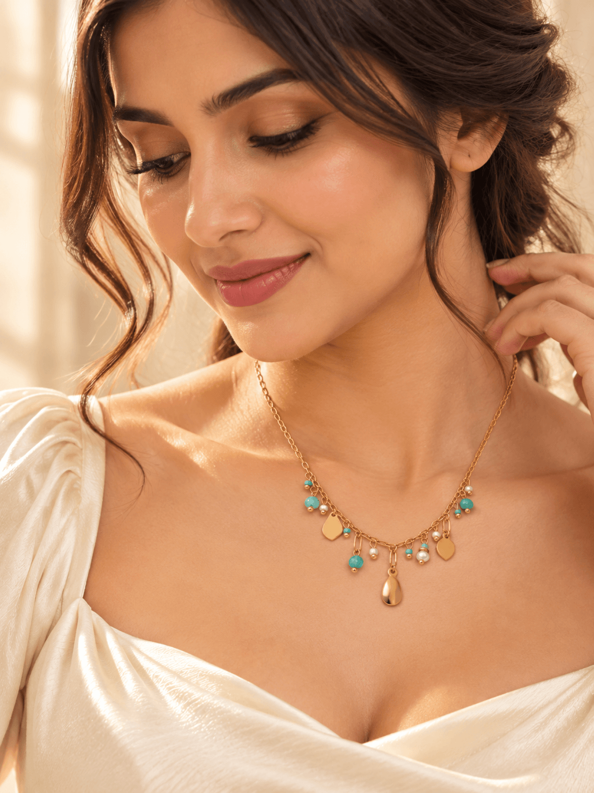 Gold-plated crystal pendant necklace for women, anti-tarnish cable chain