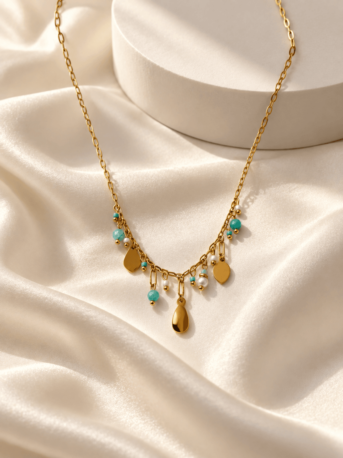 Gold-plated crystal pendant necklace for women, anti-tarnish cable chain