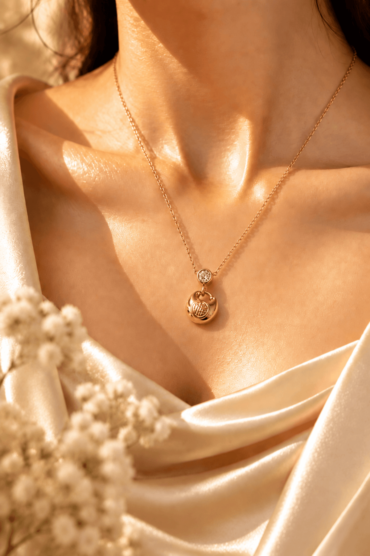 Gold-plated crystal pendant necklace for women, designer party jewelry, anti-tarnish, cable chain
