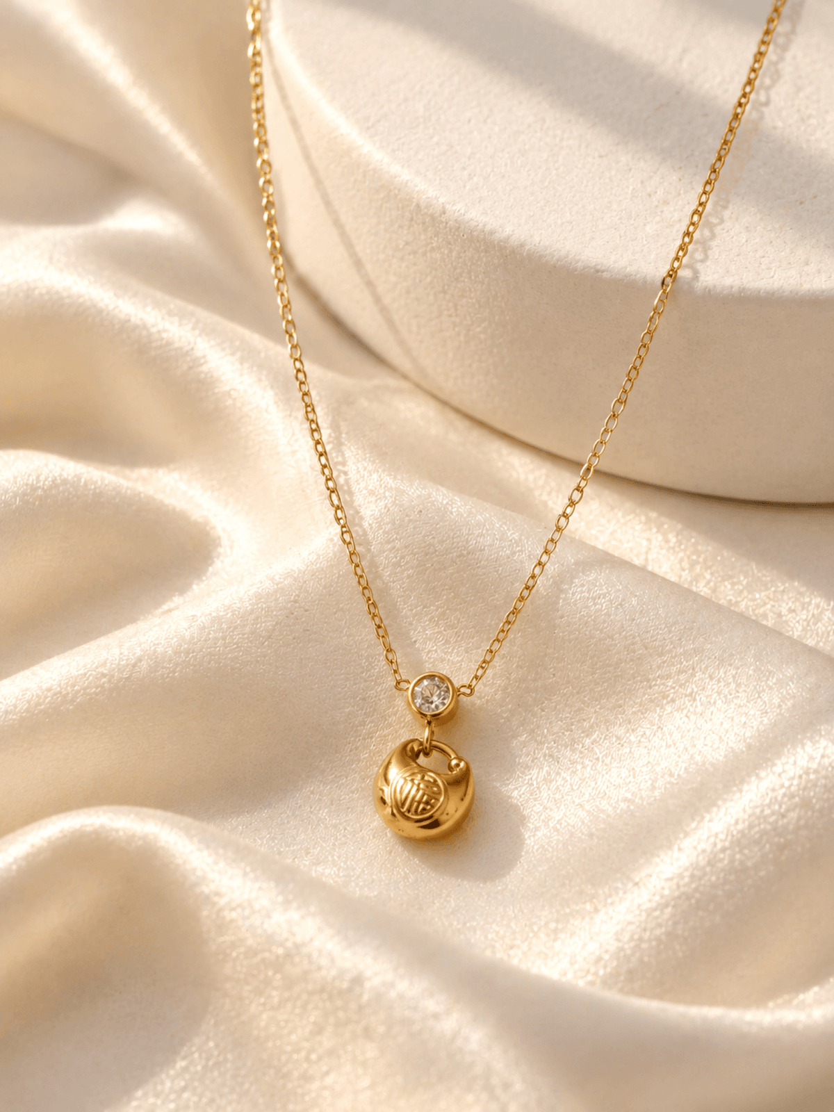 Gold-plated crystal pendant necklace for women, designer party jewelry, anti-tarnish, cable chain