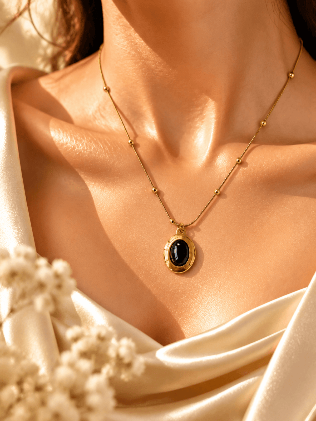 Gold plated black pendant necklace for women, party cable chain