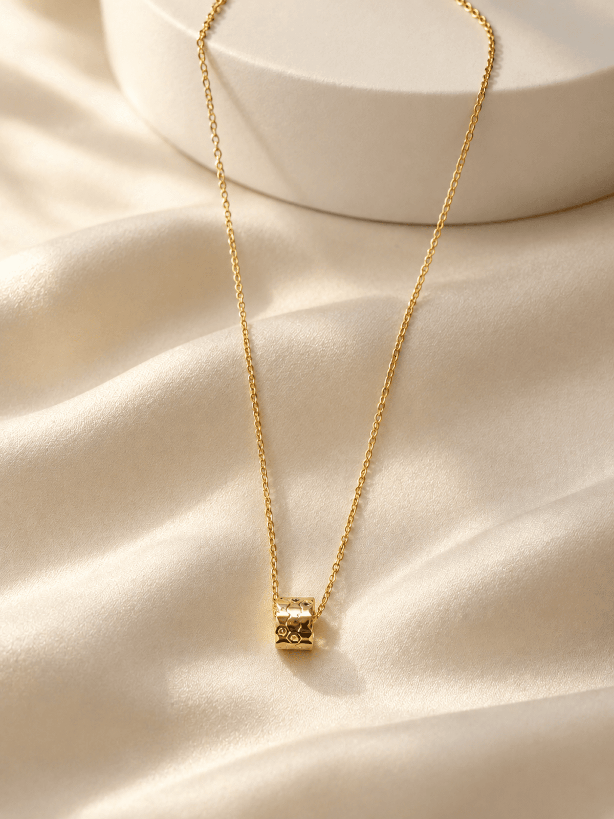 Gold-plated crystal pendant necklace for women, designer party jewelry
