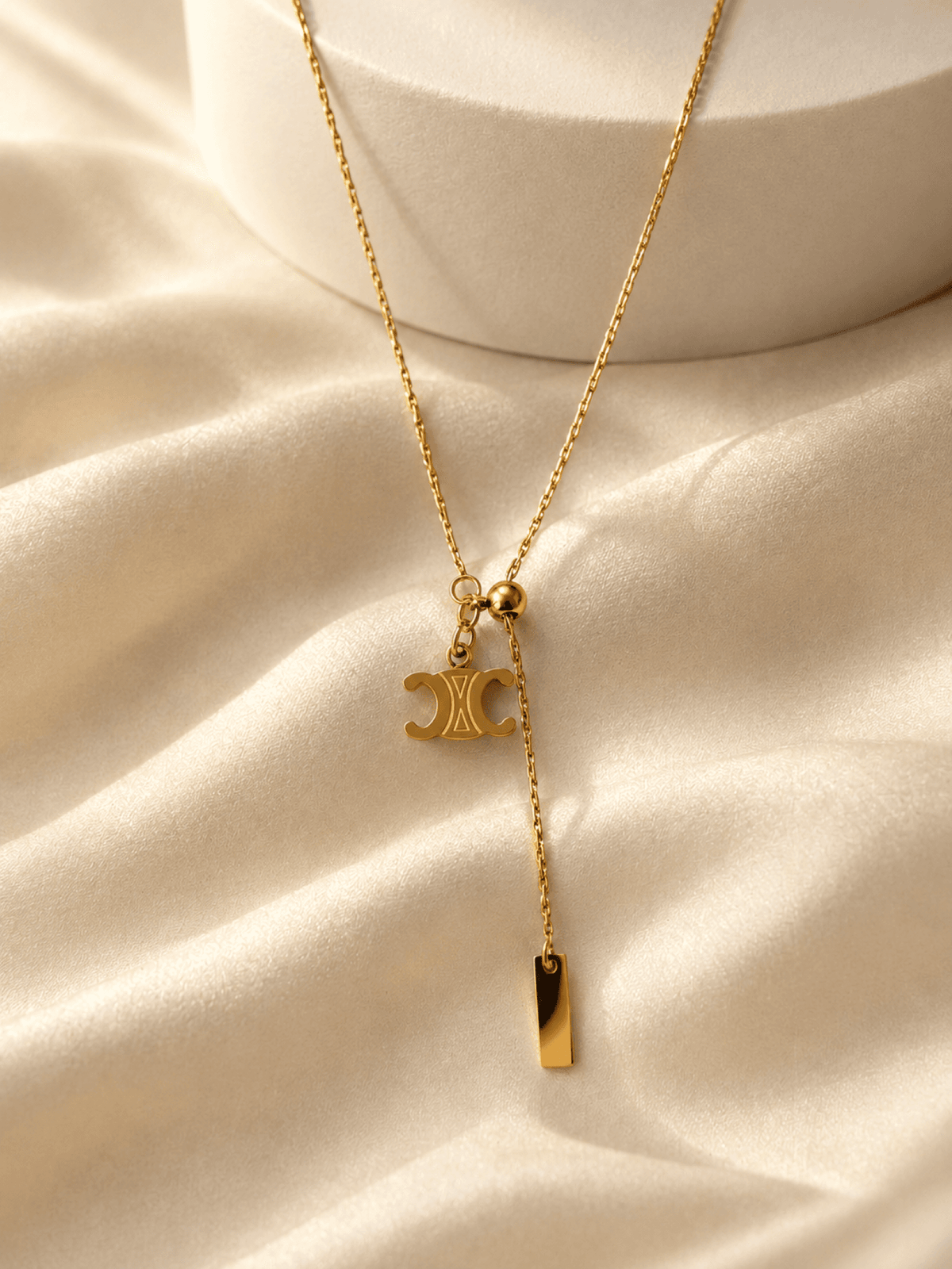 Gold-plated crystal girl pendant necklace for women, cable chain