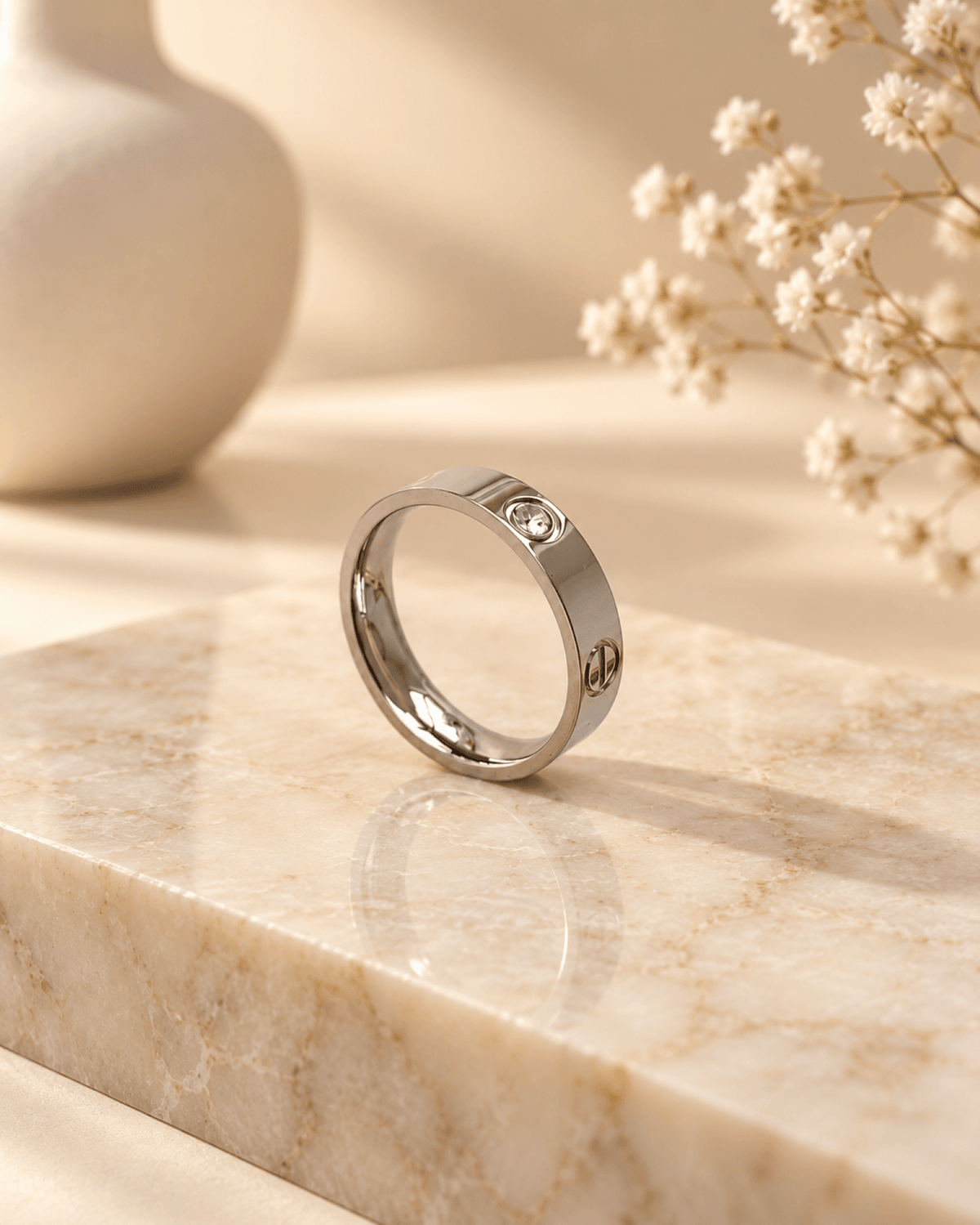 stainless steel anti tarnish silver band ring with screw design