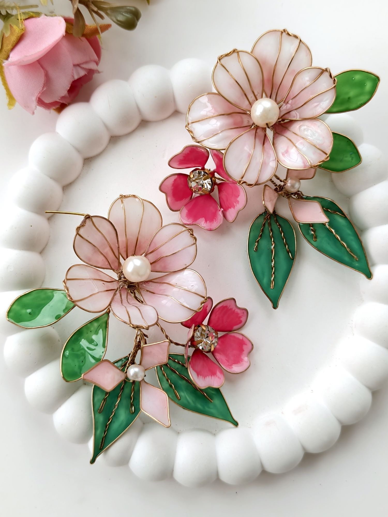 Handmade floral resin earrings for haldi, lightweight statement pastel jewelry, elegant bridal flower earrings 2026
