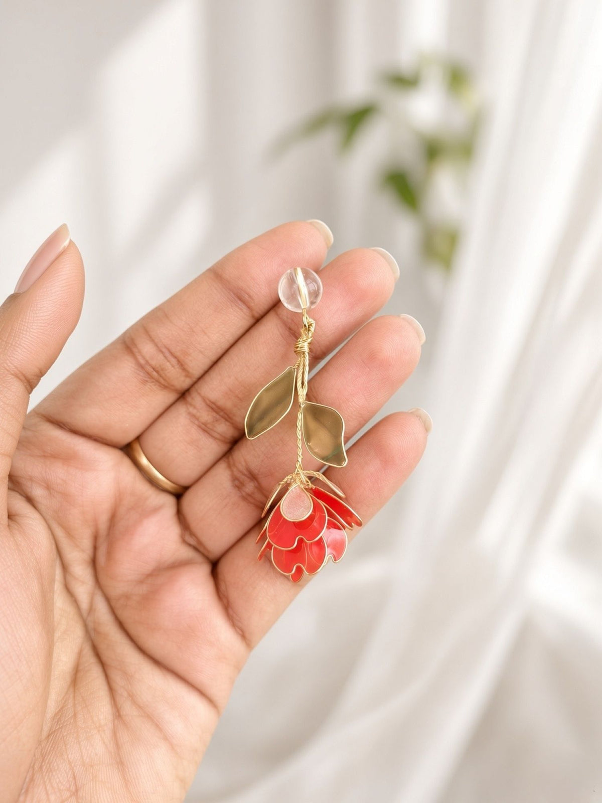 Lightweight floral resin earrings for women, red and green haldi