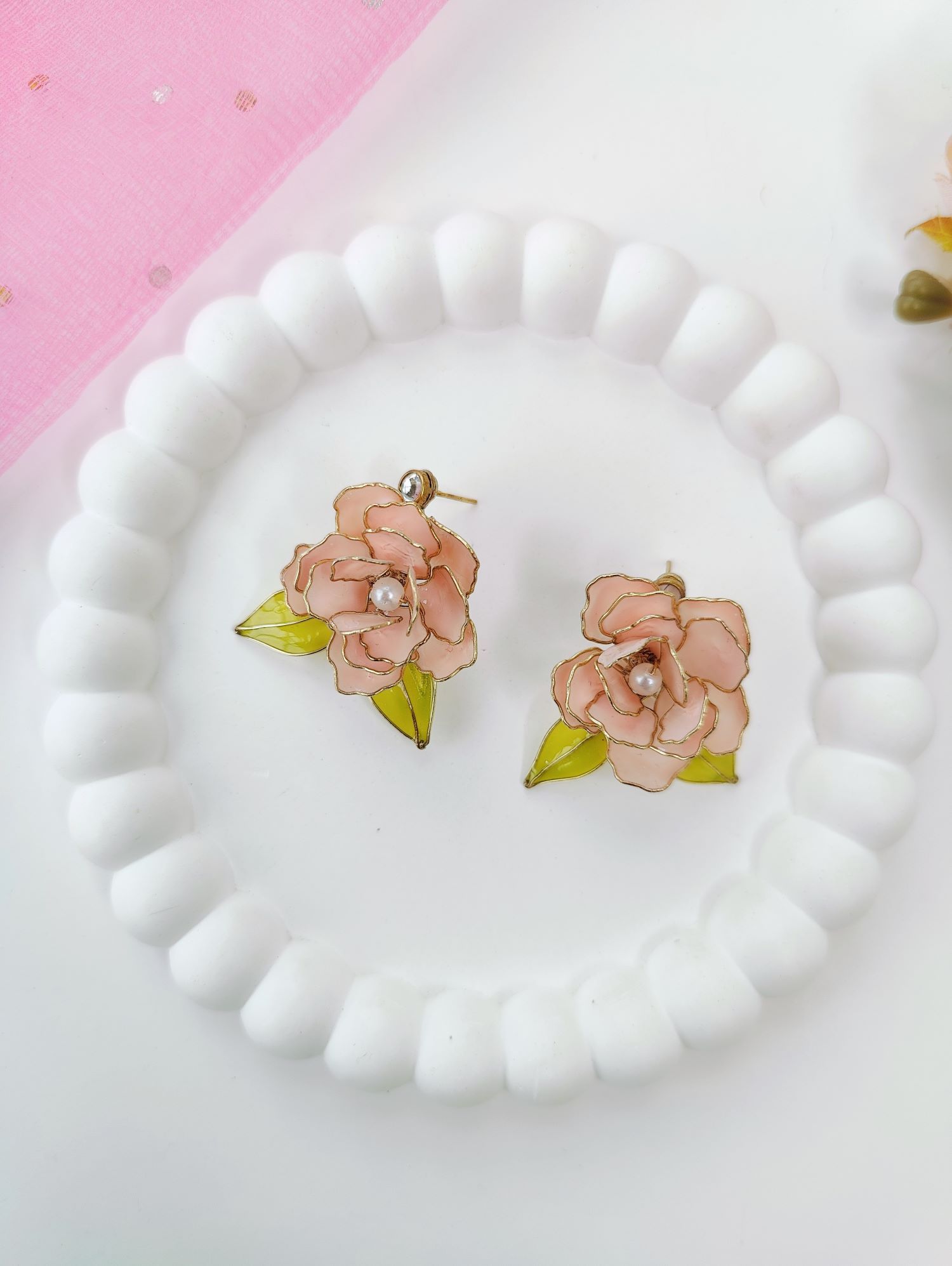 rose resin necklace set, lightweight floral jewellery for haldi