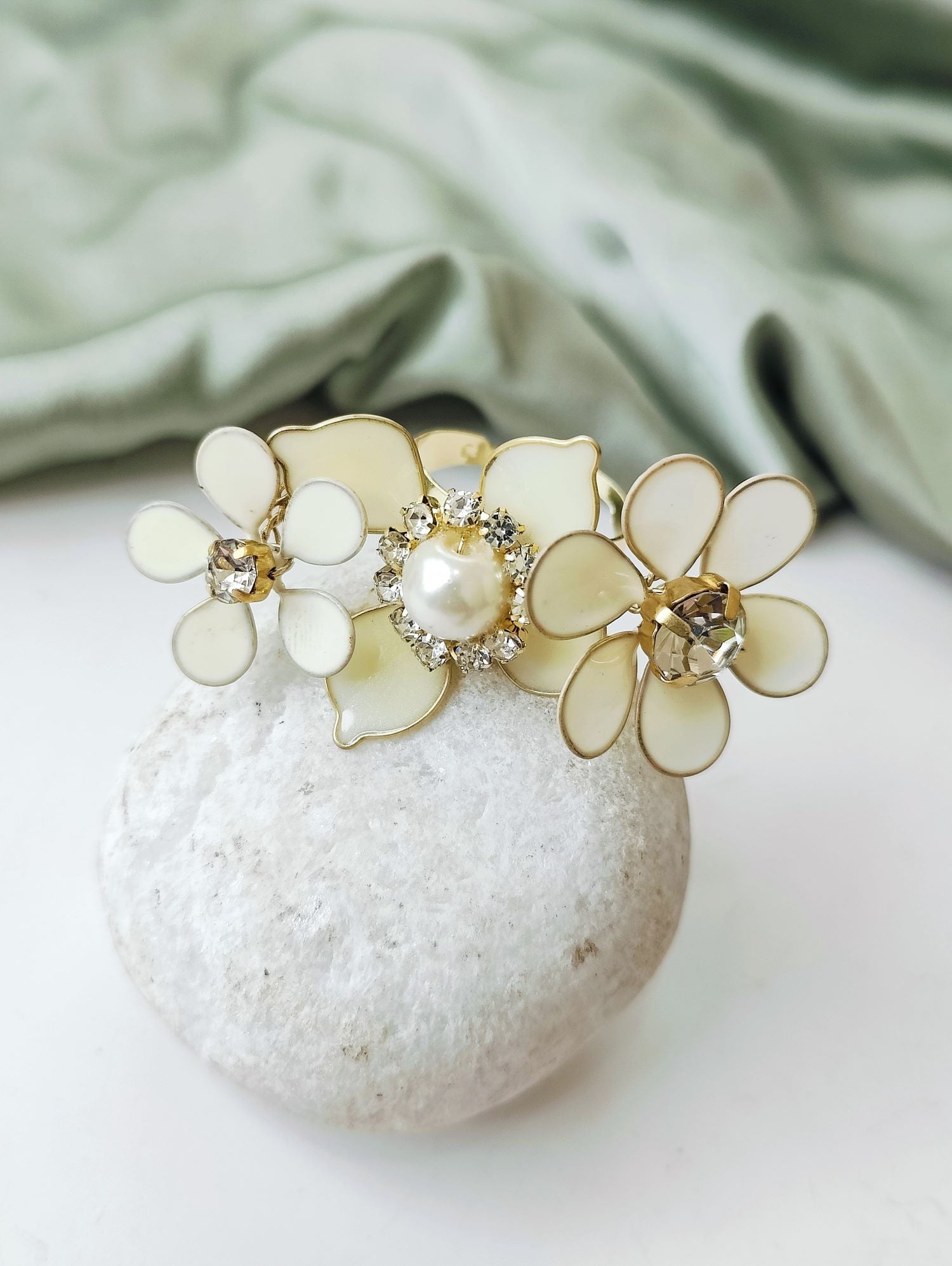 Handmade resin ring, lightweight floral resin ring for women