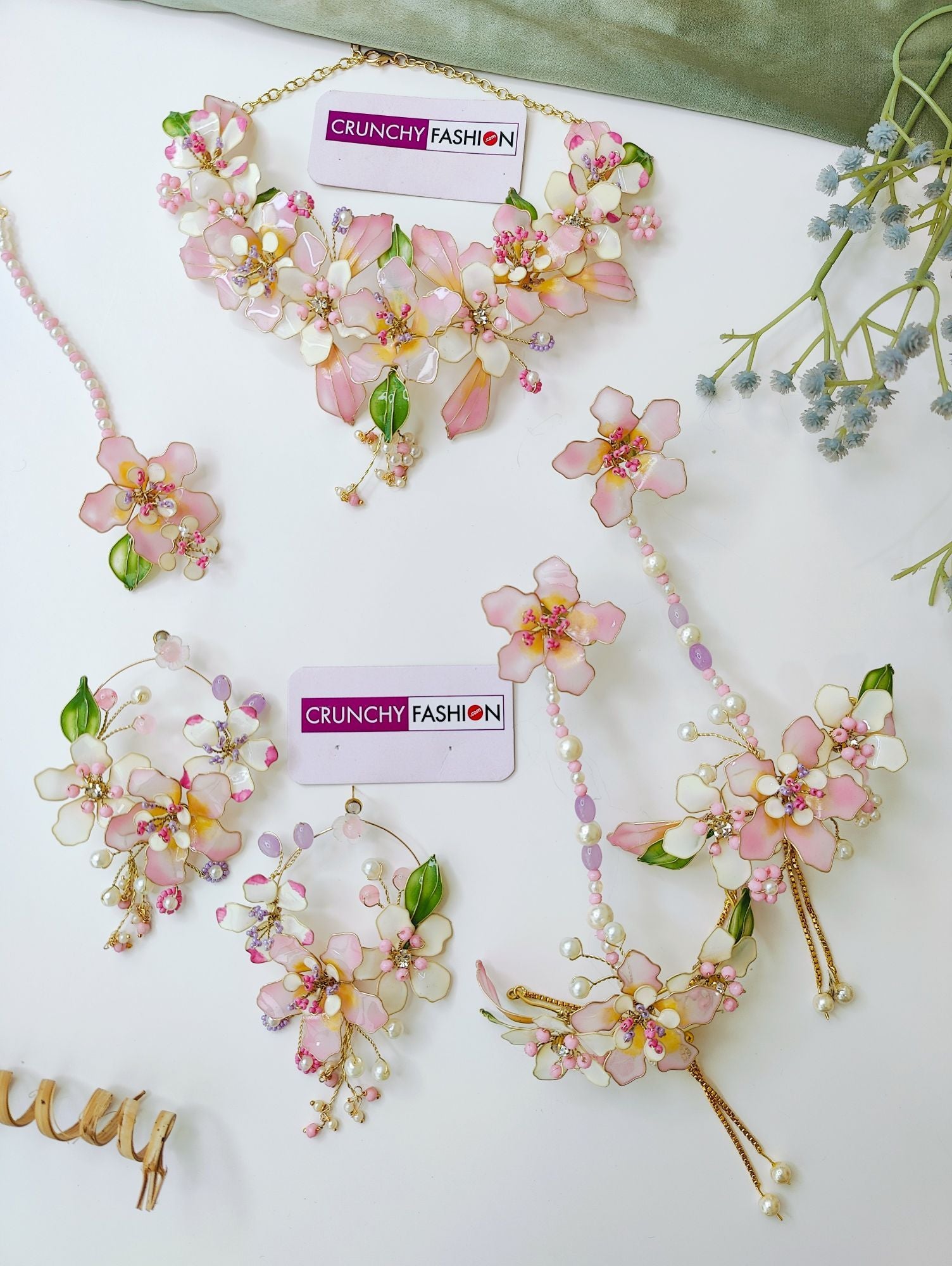 Pastel pink floral bridal jewellery set for haldi mehndi brides