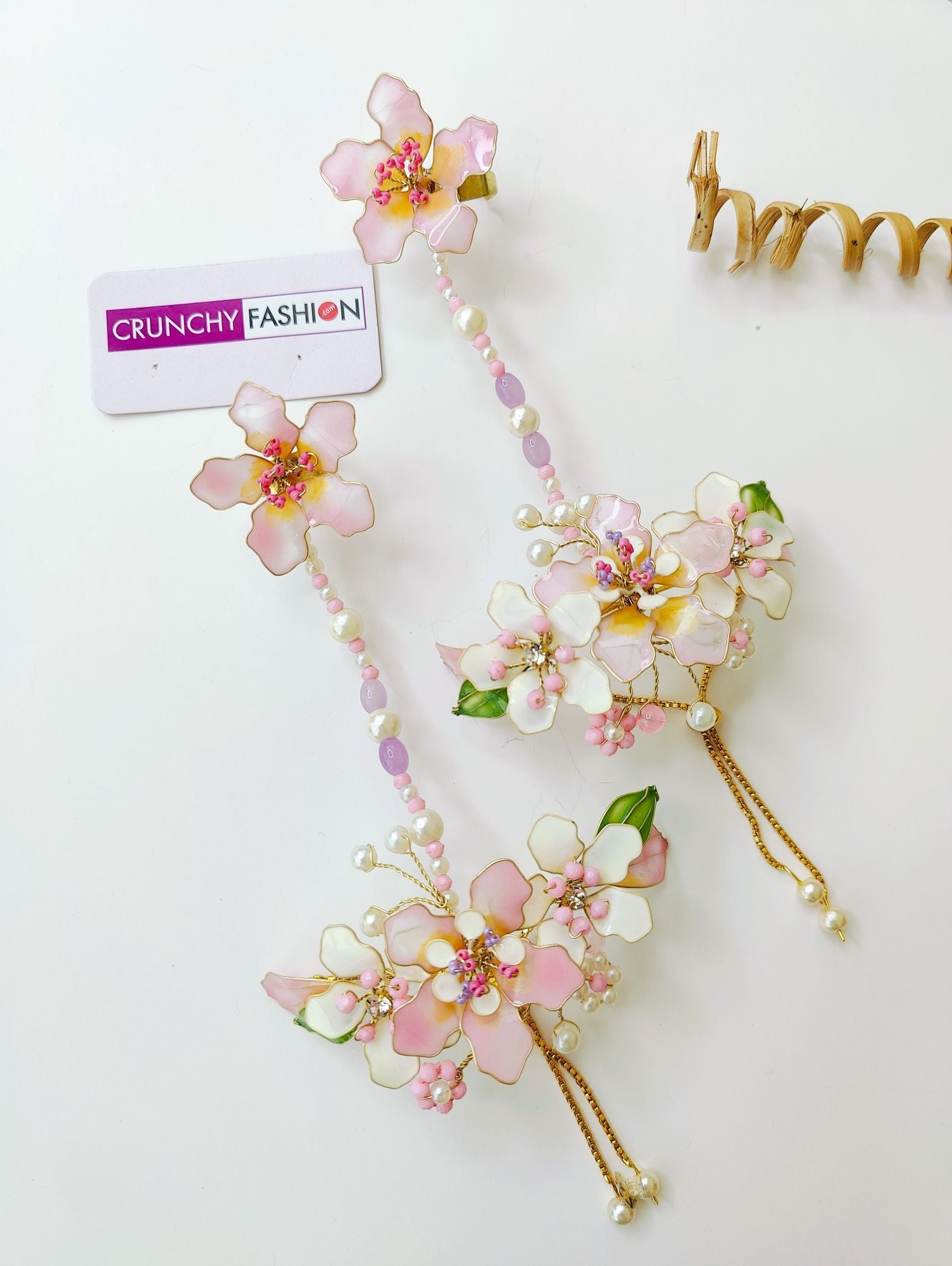 Pastel pink floral bridal jewellery set for haldi mehndi brides