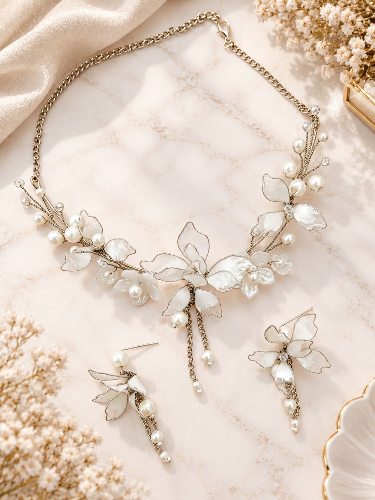 White floral resin jewellery set, lightweight haldi and bridal design