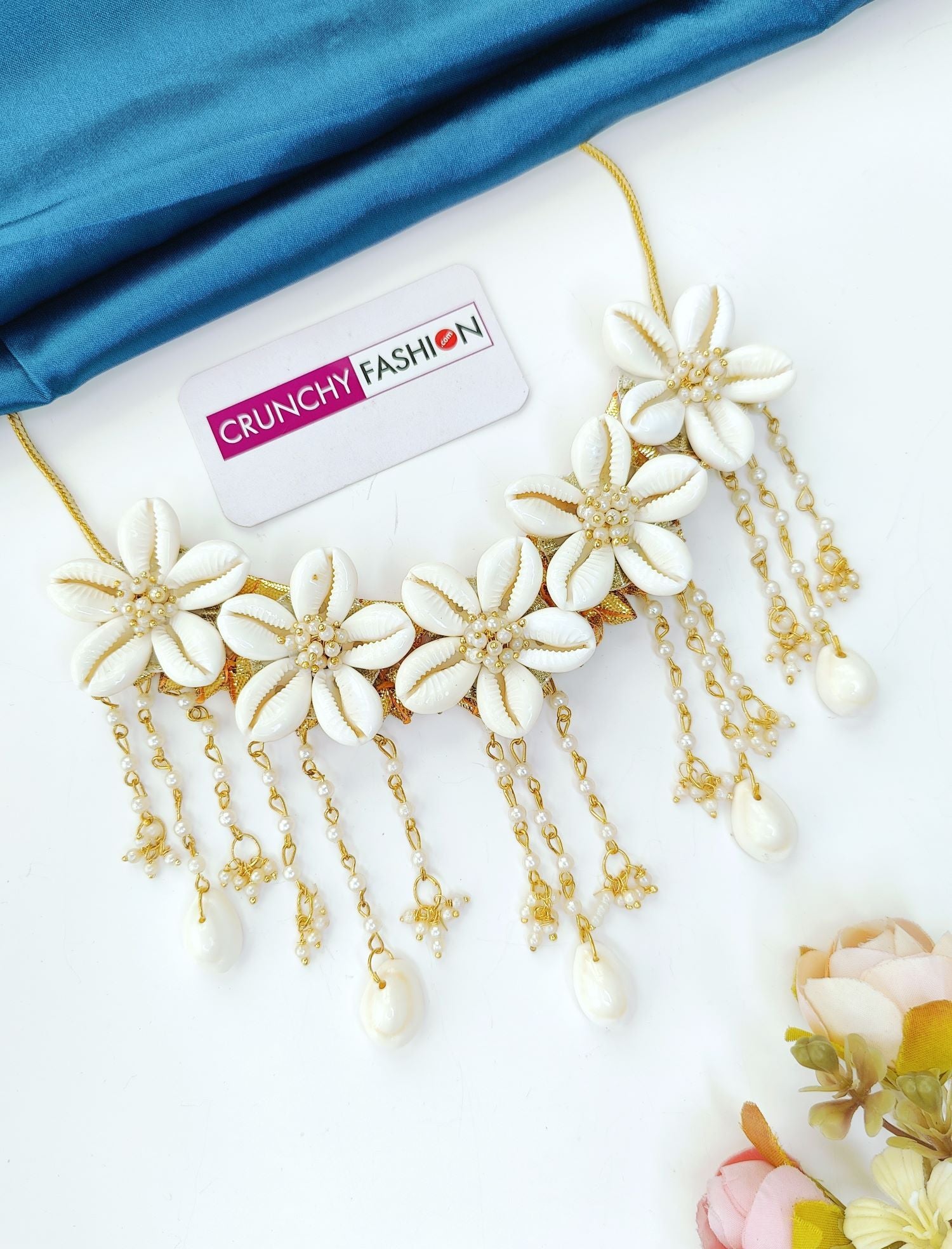 white seashell jewelry set with pink-white pearls for haldi mehndi