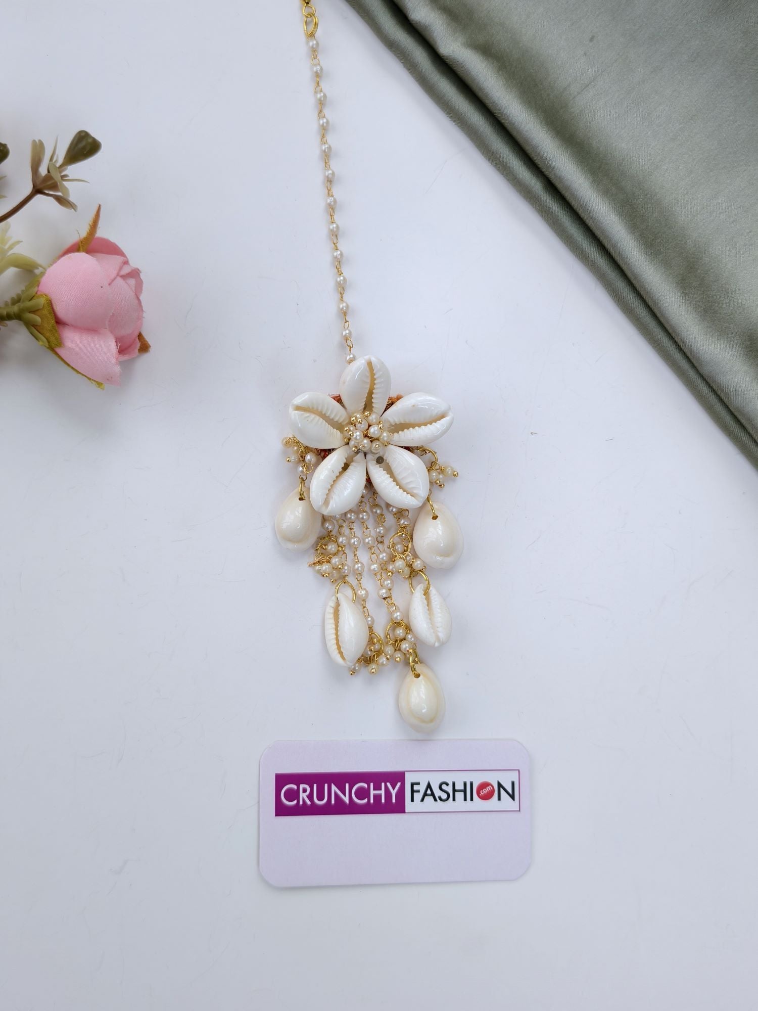 Roohi White Sea Shell Floral Set with Kaliras