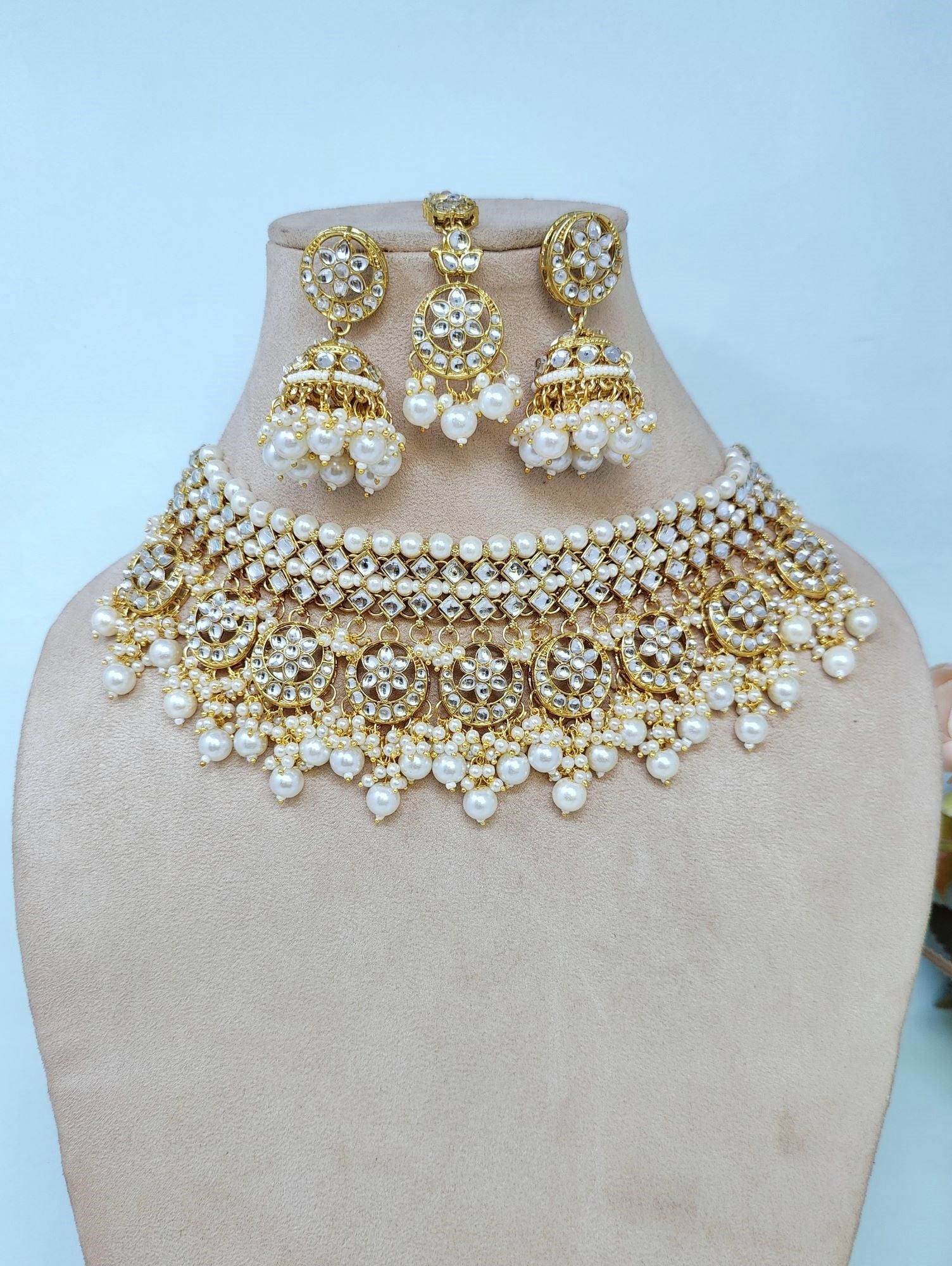 Gold-Plated white Pearls Party wear Kundan Jewellery Set for Women