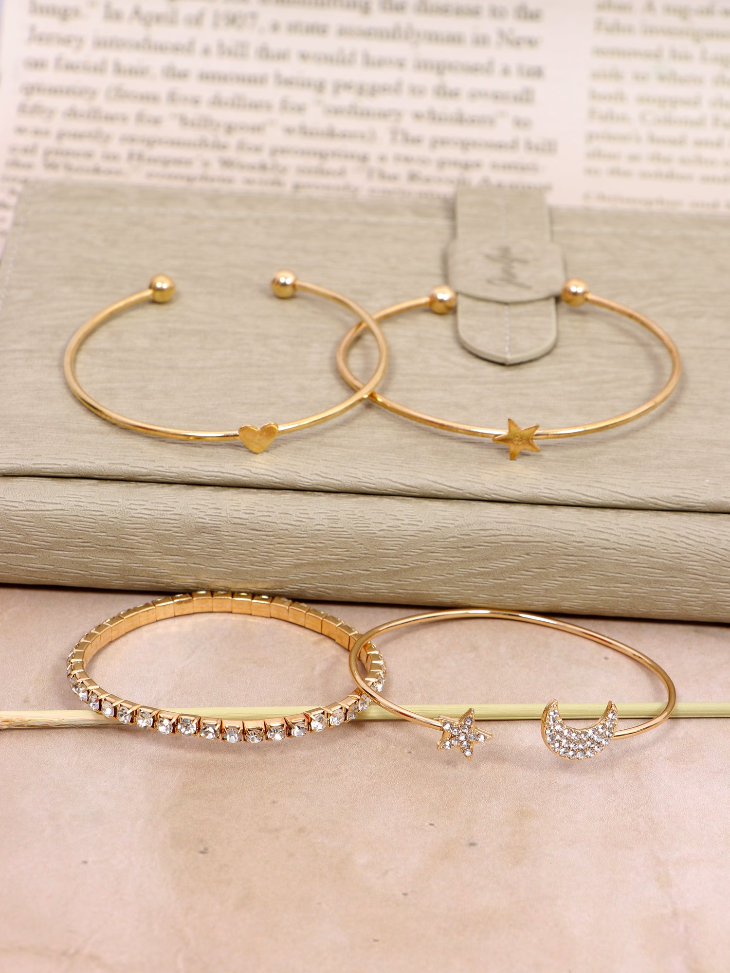 Gold Plated Luxury Screw Design Cuff Open Bracelets for Women Valentine's Day