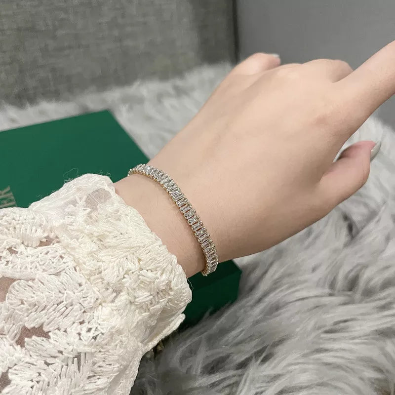 Gold Plated Luxury Screw Design Cuff Open Bracelets for Women Valentine's Day