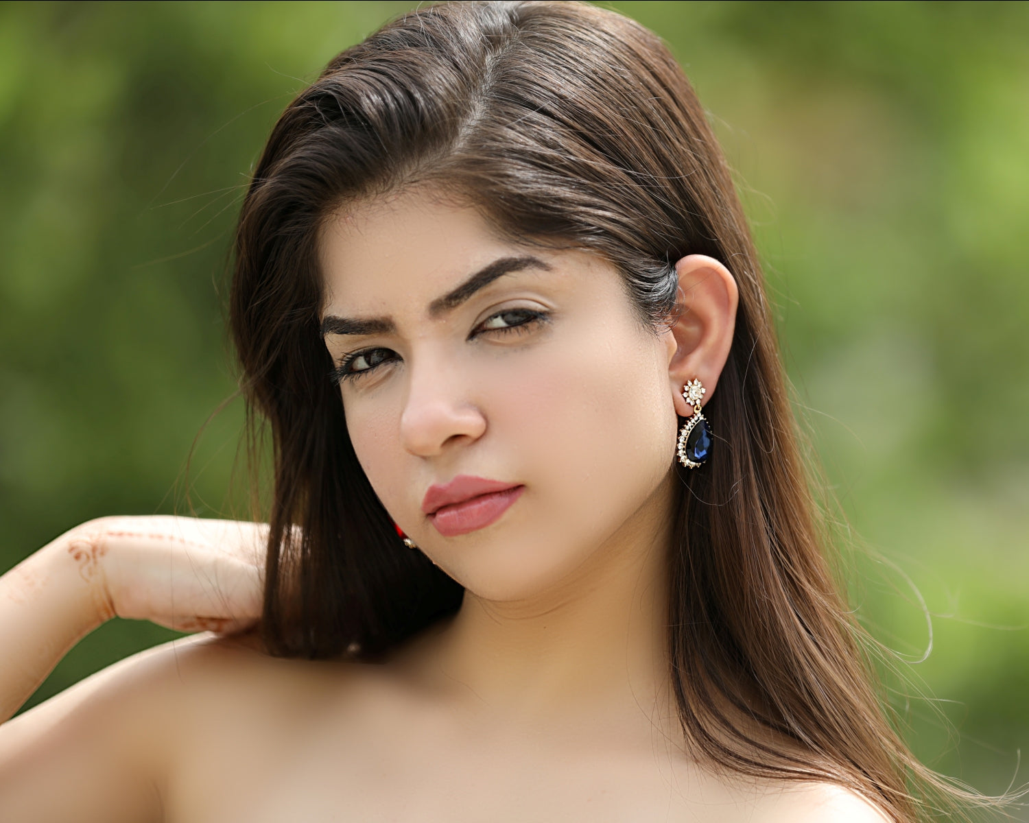 Black & Gold Teardrop Earrings: 2025 Must-Have Trend